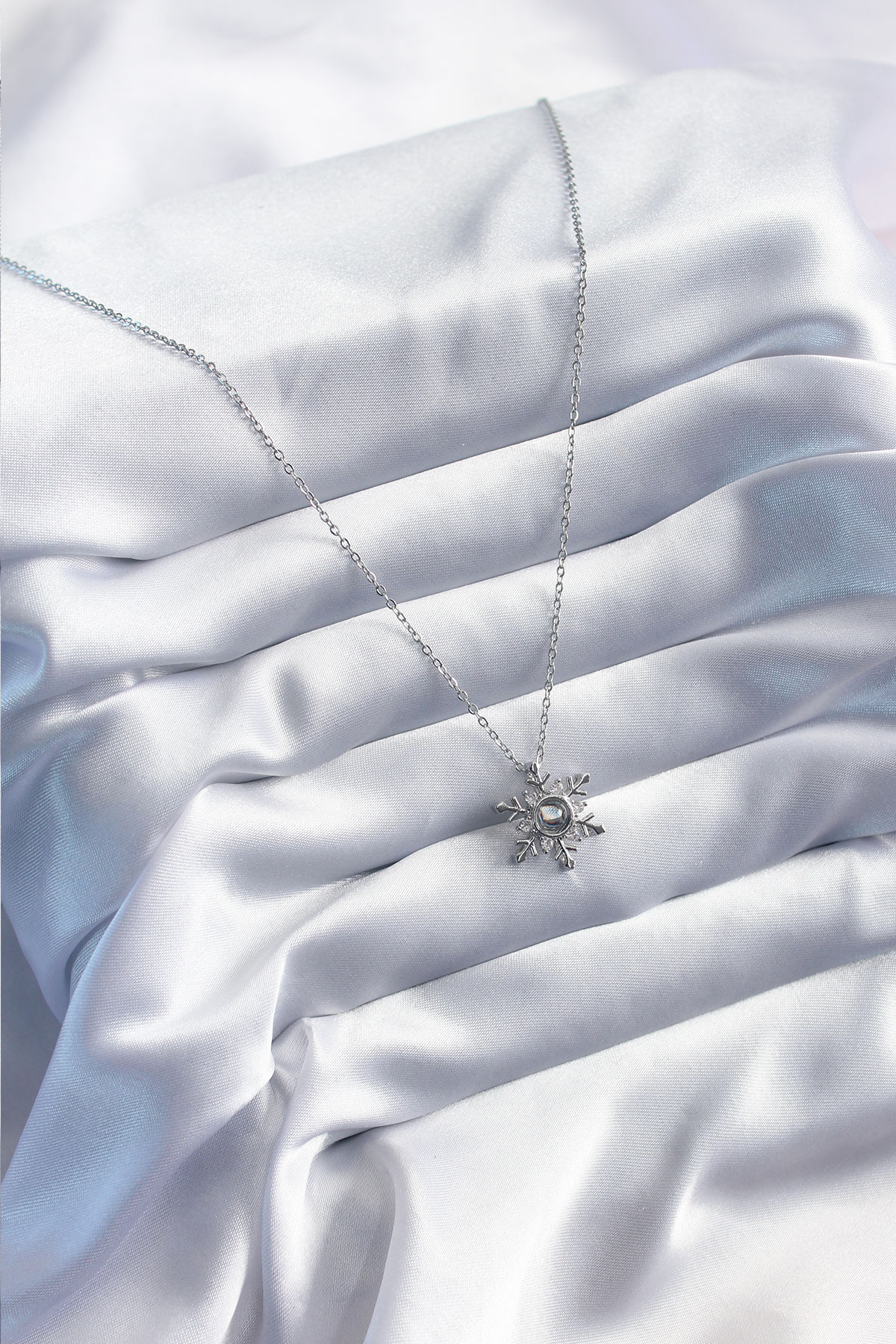 316L Çelik Gold Renk Zirkon Taşlı Kar Tanesi Projeksiyon Model Kadın Kolye - Lisinya 316L Çelik Gold Renk Zirkon Taşlı Kar Tanesi Projeksiyon Model Kadın Kolye - Lisinya