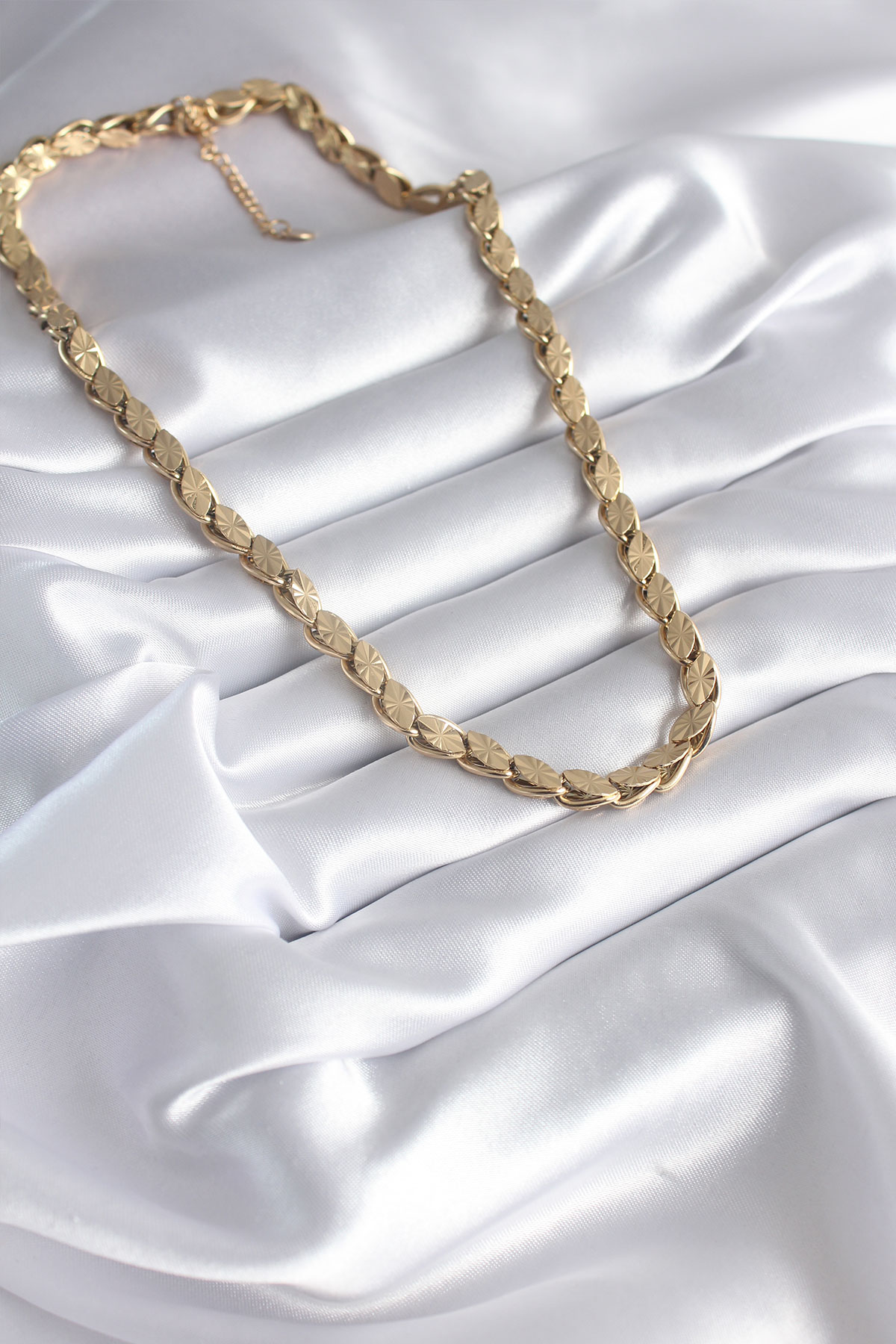 316L Çelik Gold Renk Lazer Kesim Arpa Zincir Model Kadın Kolye - Lisinya