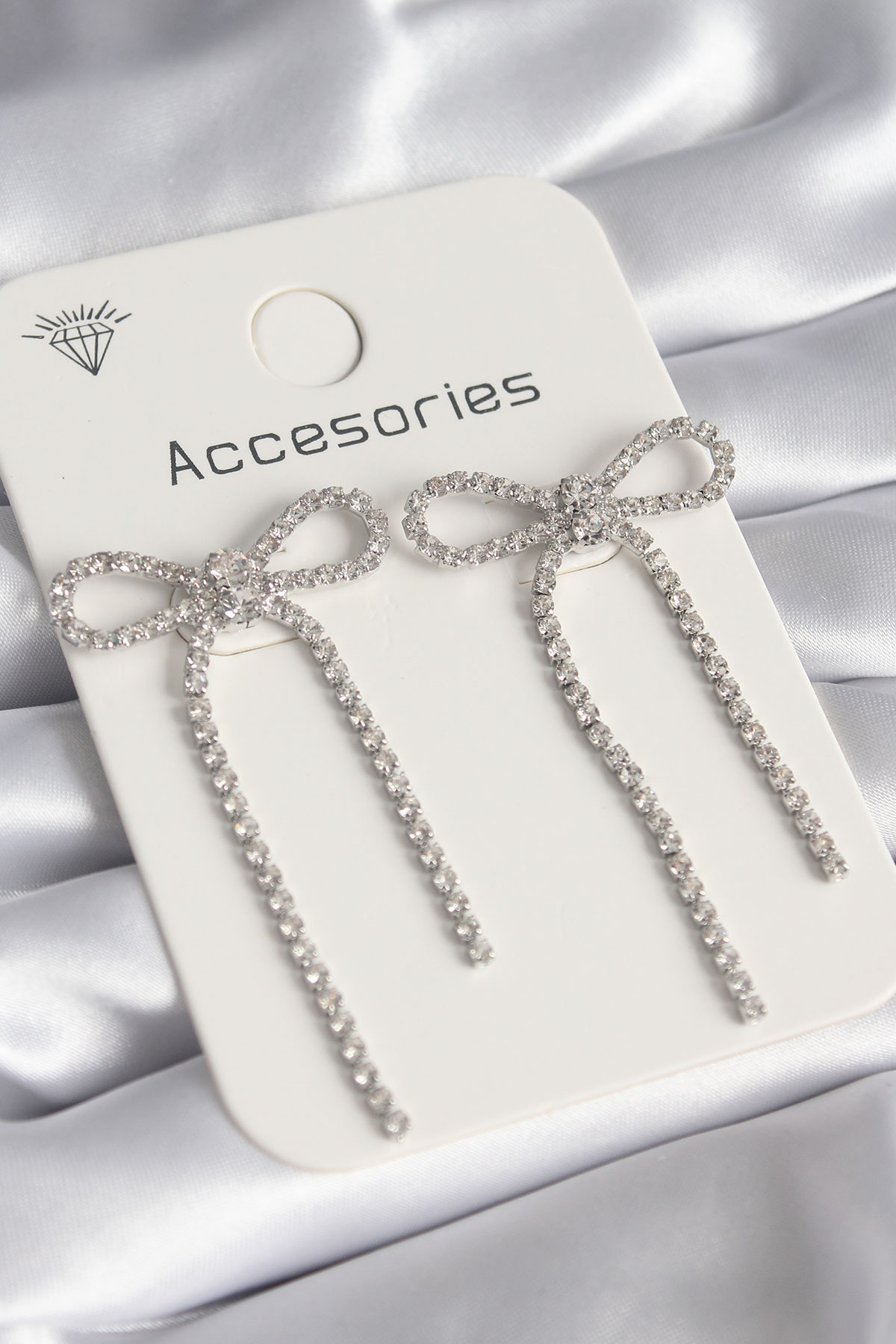 Gümüş Renk Zirkon Taşlı Fiyonk Model Kadın Küpe - Lisinya