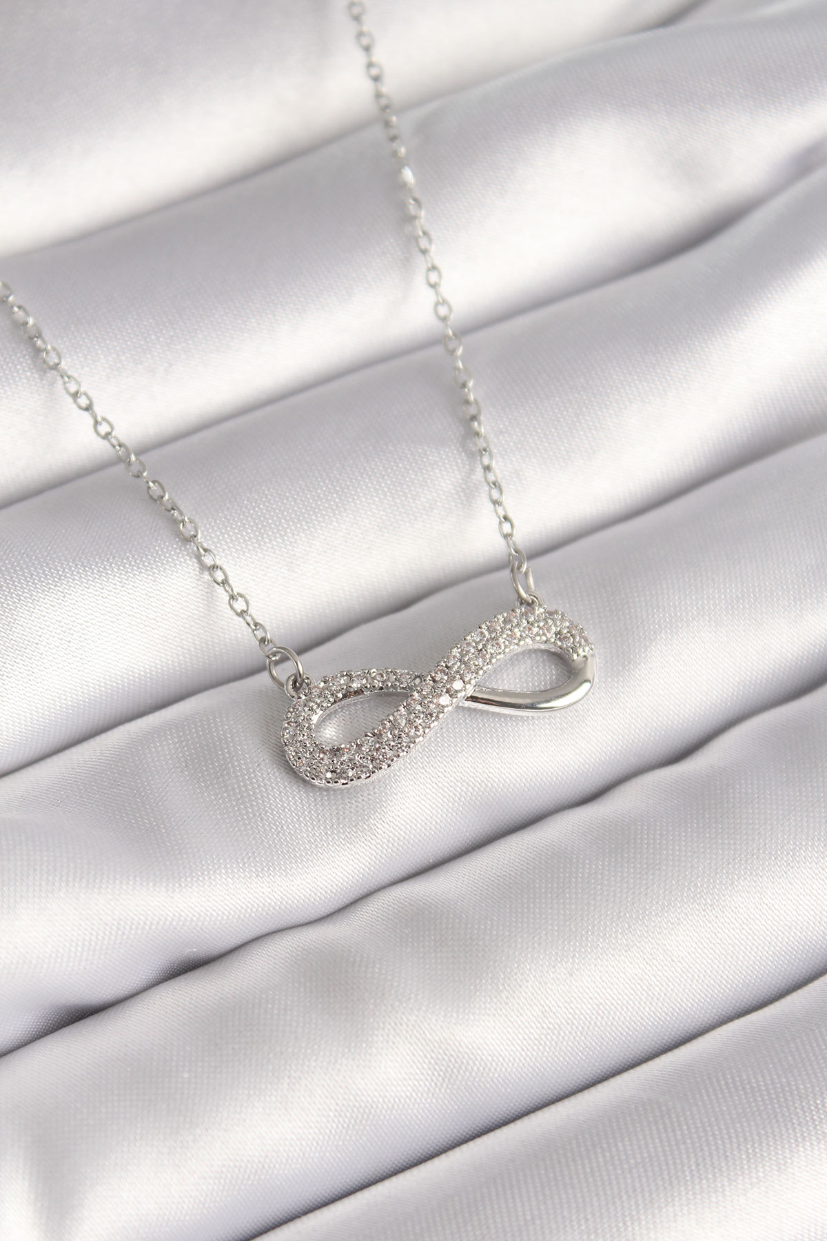 316L Çelik Gümüş Renk Zincir Zirkon Taşlı Sonsuzluk Model Kadın Kolye - Lisinya