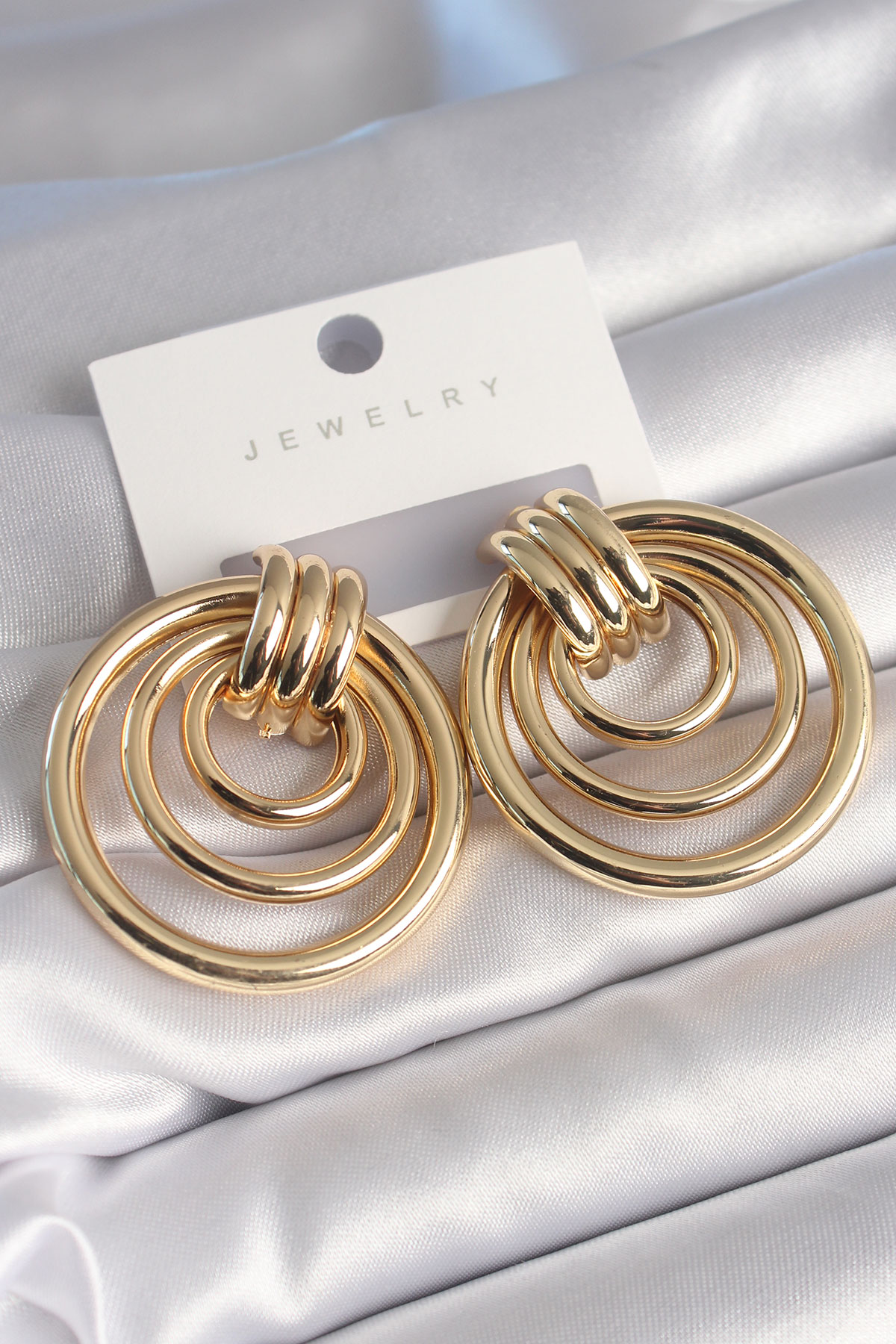 Pirinç Gold Renk Halka Model Kadın Küpe - Lisinya Pirinç Gold Renk Halka Model Kadın Küpe - Lisinya