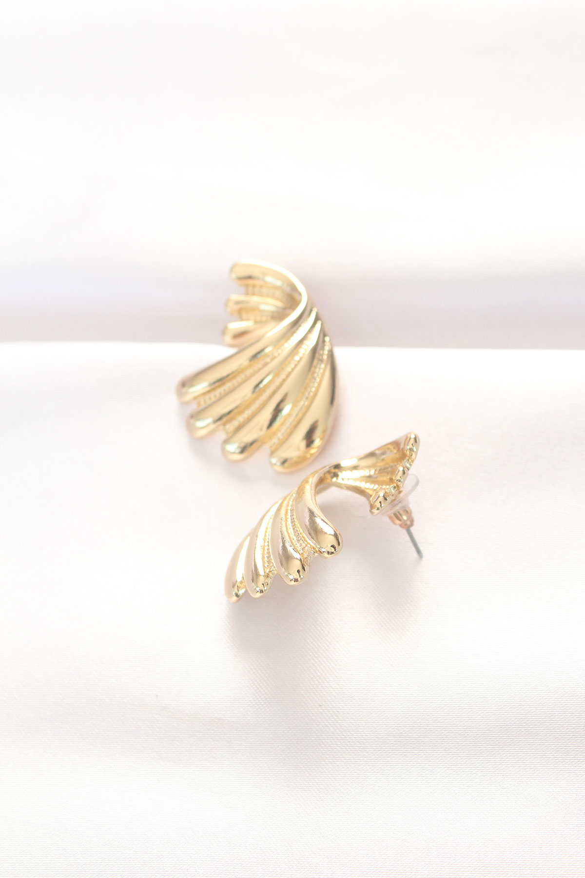 Pirinç Gold Renk Küpe - Lisinya Pirinç Gold Renk Küpe - Lisinya