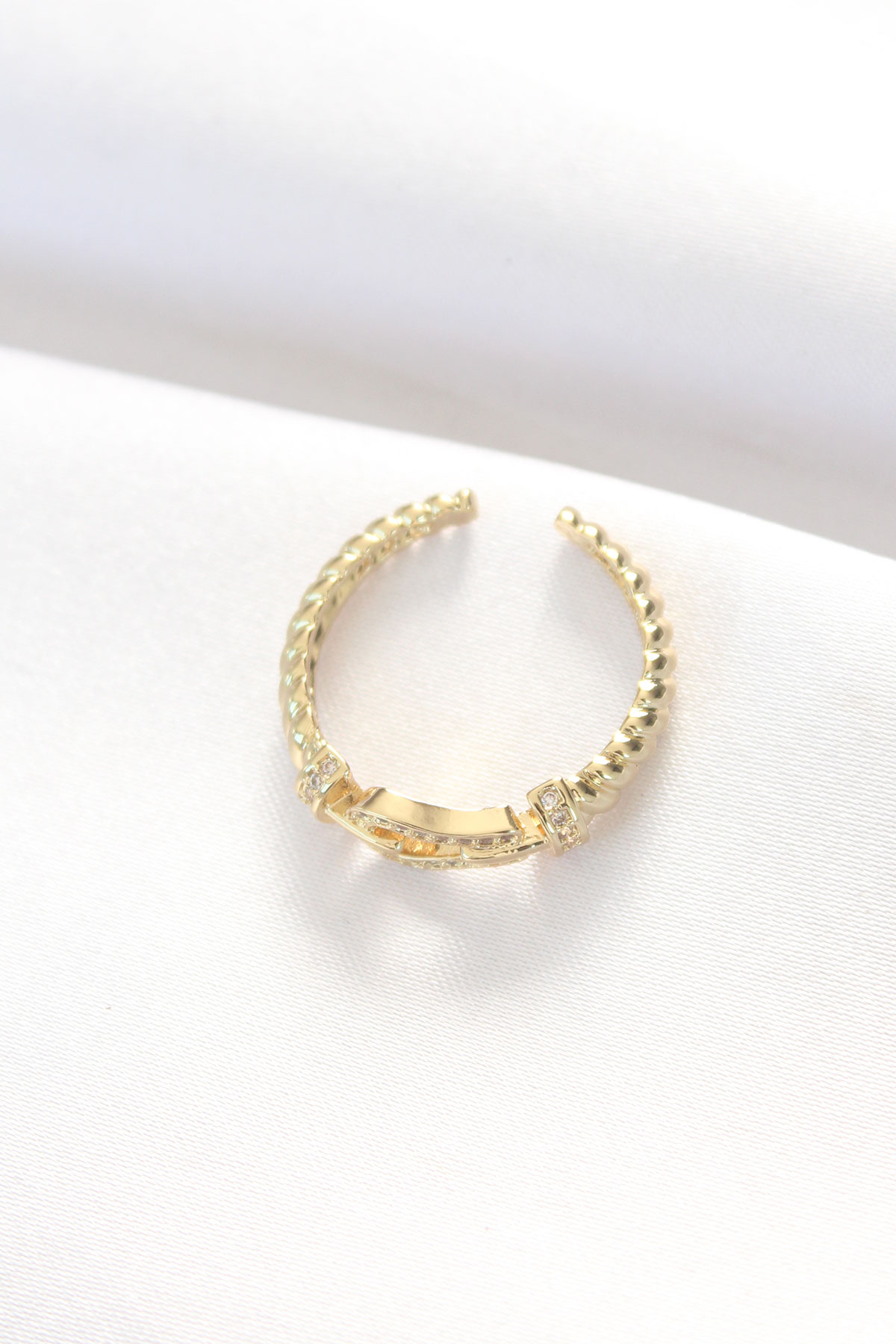Kemer Tokası Tasarımlı Gold Renk Zirkon Taşlı Ayarlanabilir Yüzük - Lisinya Kemer Tokası Tasarımlı Gold Renk Zirkon Taşlı Ayarlanabilir Yüzük - Lisinya