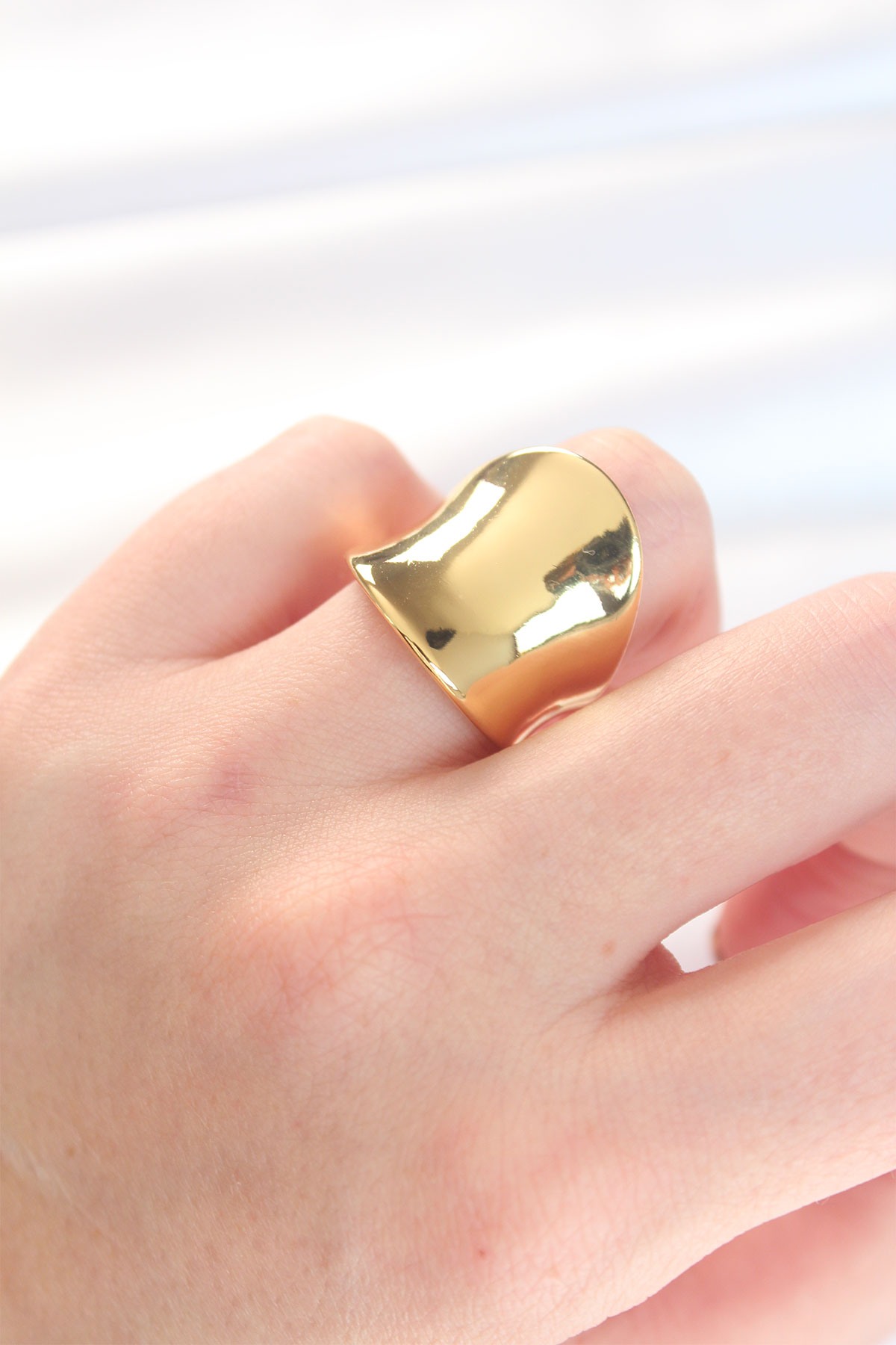 Gold Renk Ayarlanabilir Kavisli Ayna Yüzük - Lisinya Gold Renk Ayarlanabilir Kavisli Ayna Yüzük - Lisinya