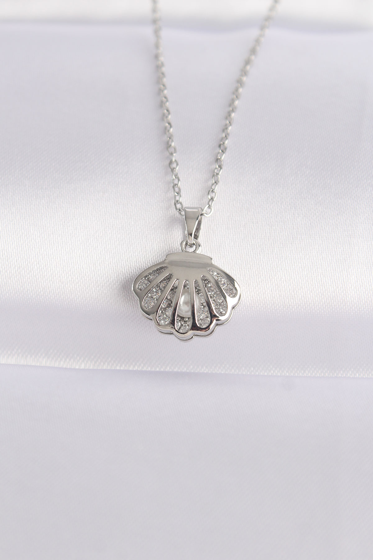 316L Çelik Zincir Gümüş Renk Zirkon Taşlı İnci Detay İstiridye Kolye - Lisinya