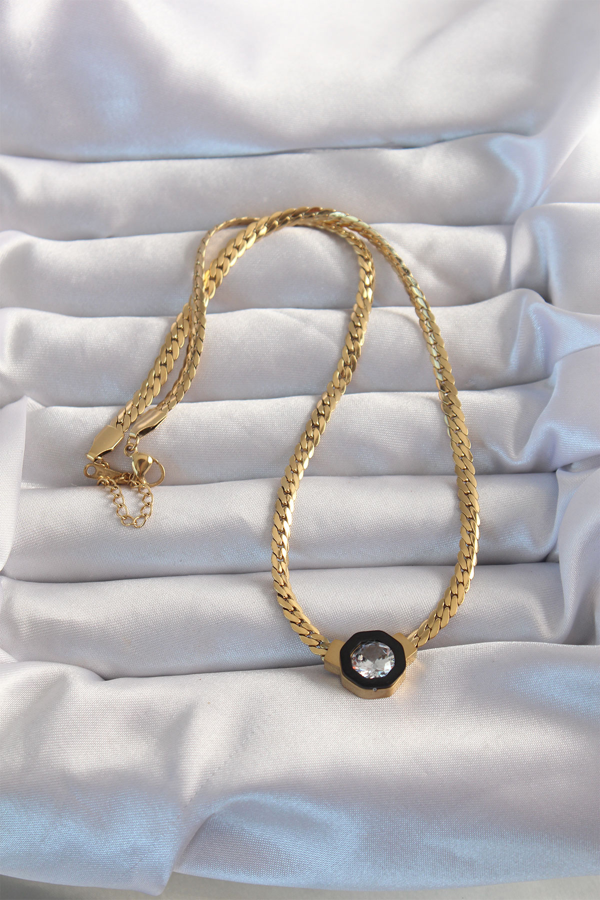 316L Çelik Gold Renk Ezme Zincir Zirkon Taşlı Mineli Serenay Kolyesi - Lisinya 316L Çelik Gold Renk Ezme Zincir Zirkon Taşlı Mineli Serenay Kolyesi - Lisinya