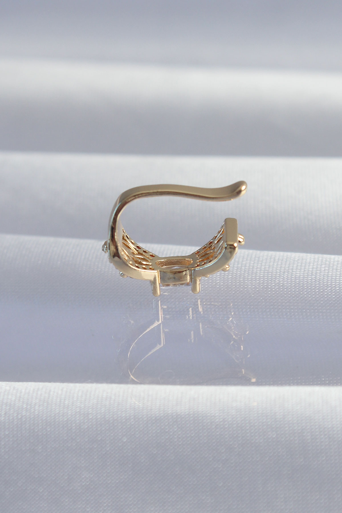 Pirinç Gold Renk Zirkon Taş Kaplama Earcuff Küpe - Lisinya Pirinç Gold Renk Zirkon Taş Kaplama Earcuff Küpe - Lisinya