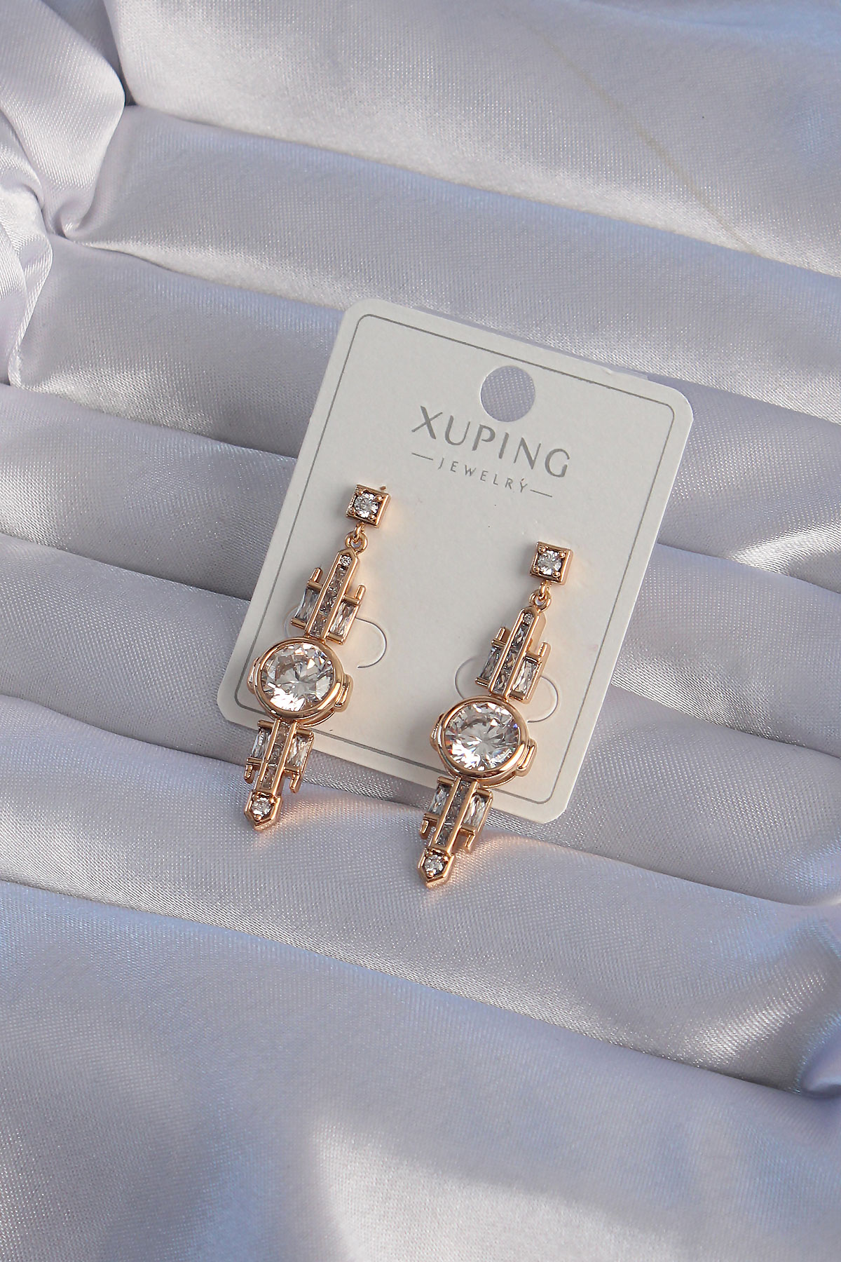 XUPİNG Rose Renk Zirkon Taşlı Geometrik Sallantılı Küpe - Lisinya XUPİNG Rose Renk Zirkon Taşlı Geometrik Sallantılı Küpe - Lisinya