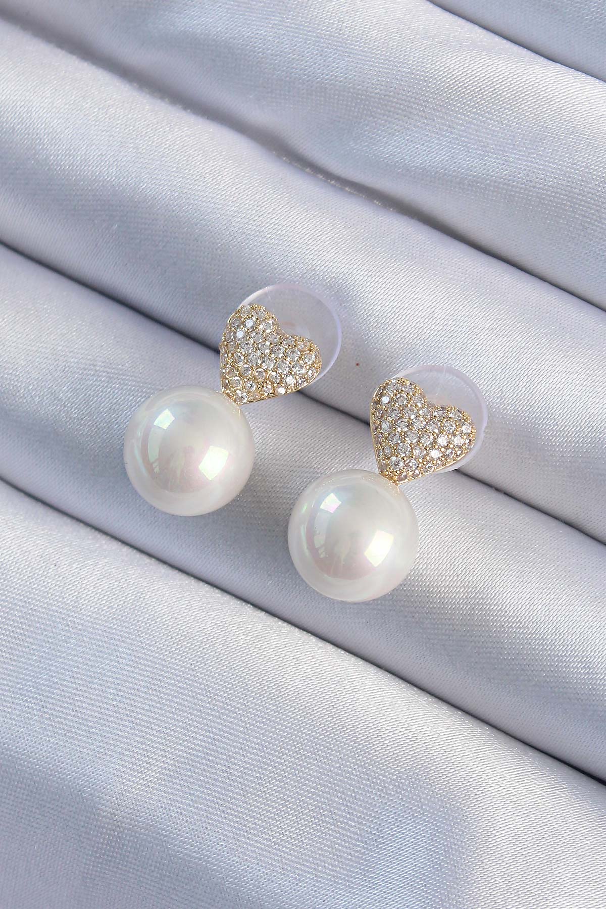 Pirinç Altın Renk Zirkon Taşlı Kalp Model İnci Tasarım Kadın Küpe - Lisinya Pirinç Altın Renk Zirkon Taşlı Kalp Model İnci Tasarım Kadın Küpe - Lisinya