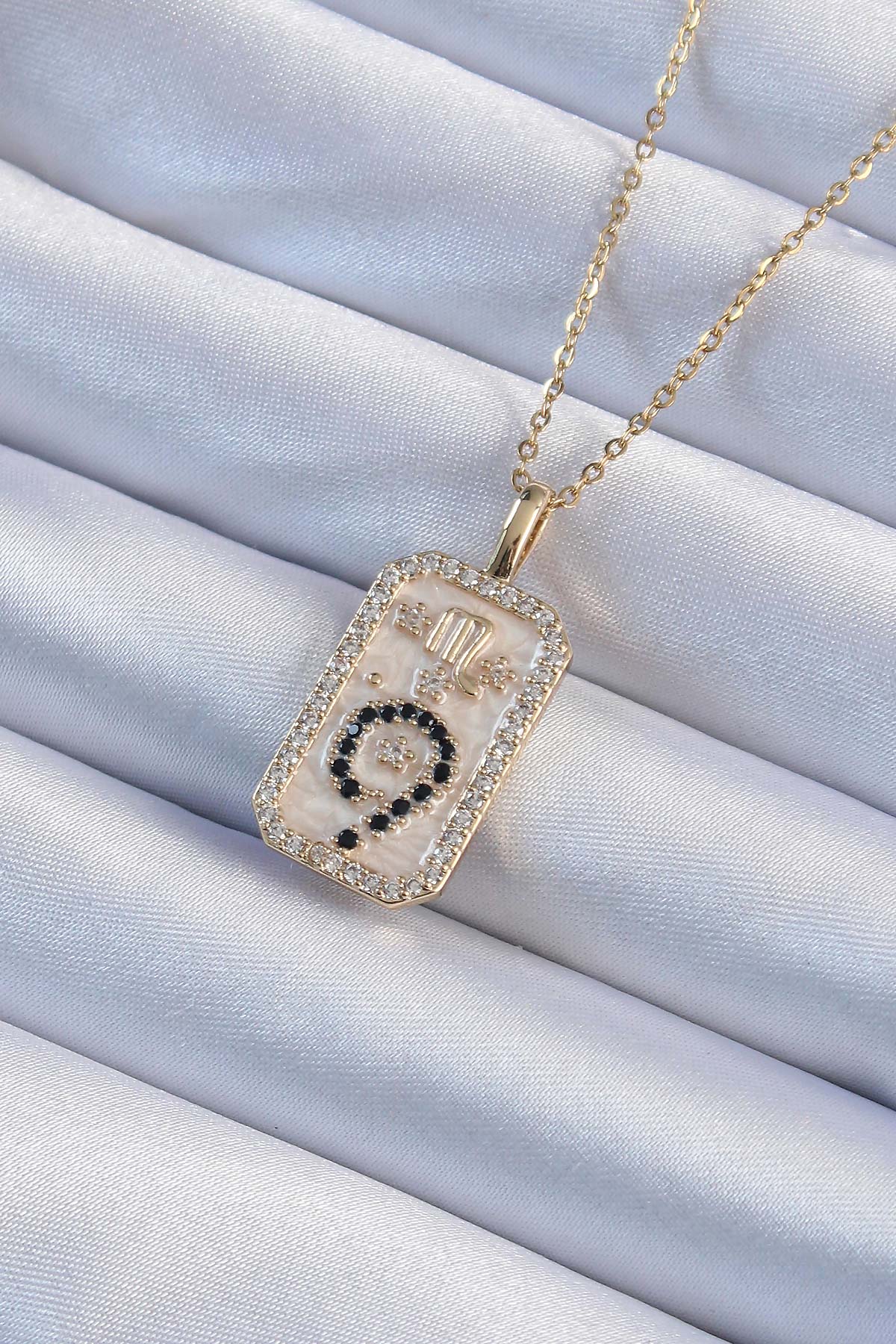 316L Çelik Zincir Altın Renk Zirkon Taşlı Minimal Papatya Figürlü Tarot Kolye - Lisinya 316L Çelik Zincir Altın Renk Zirkon Taşlı Minimal Papatya Figürlü Tarot Kolye - Lisinya