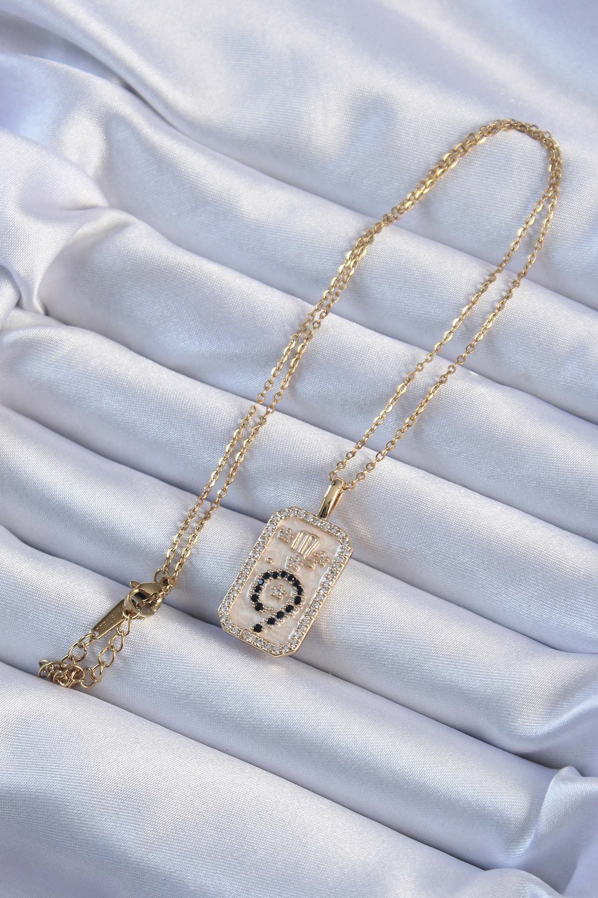 316L Çelik Zincir Altın Renk Zirkon Taşlı Minimal Papatya Figürlü Tarot Kolye - Lisinya 316L Çelik Zincir Altın Renk Zirkon Taşlı Minimal Papatya Figürlü Tarot Kolye - Lisinya