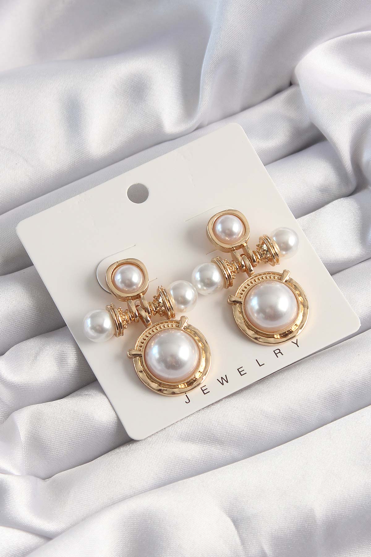 Pirinç Gold Renk İnci Taşlı Motifli Küpe - Lisinya Pirinç Gold Renk İnci Taşlı Motifli Küpe - Lisinya