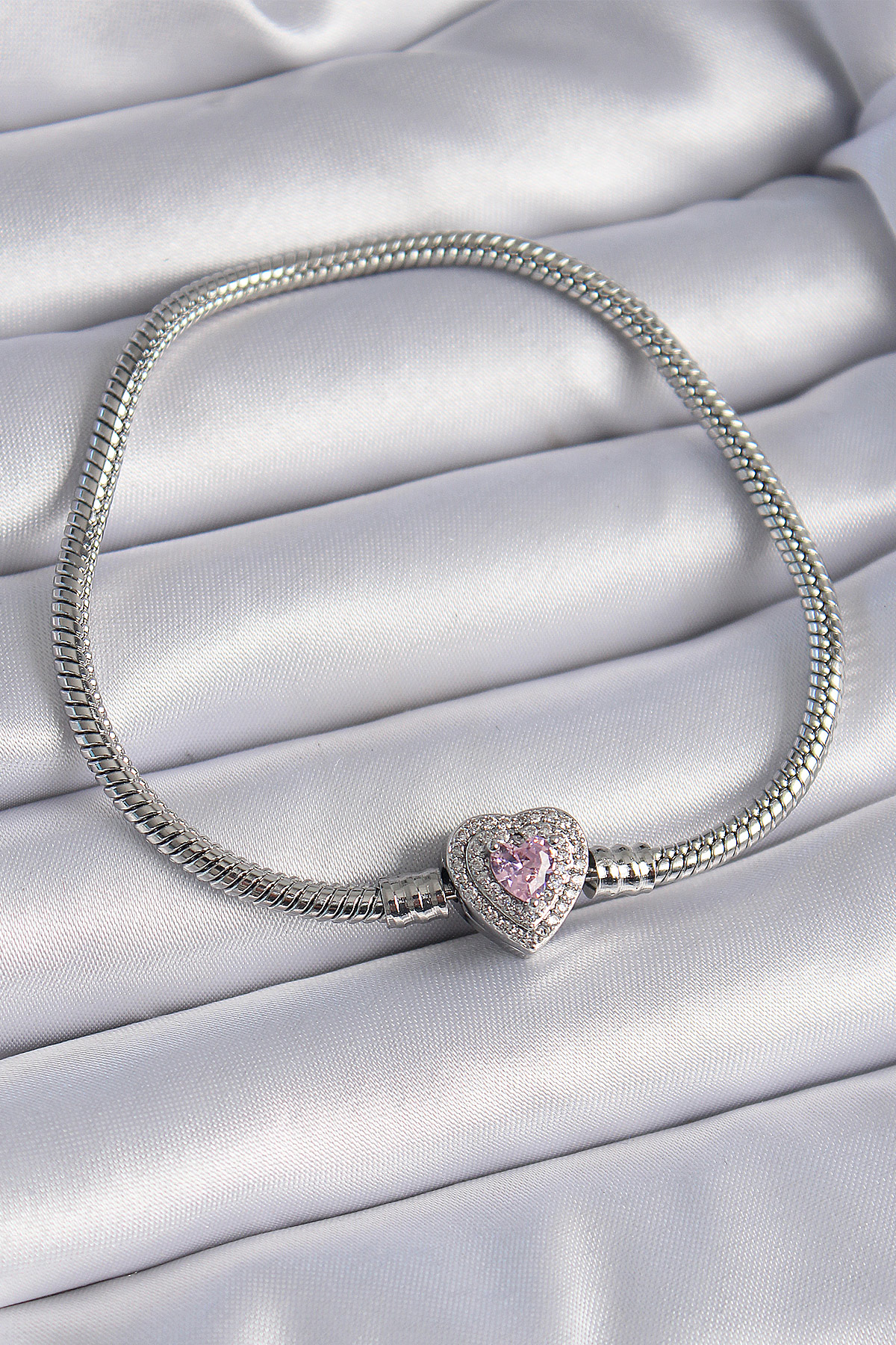 Pirinç Zirkon Taşlı Kalp Figür Charm Model Kadın Bileklik - Lisinya