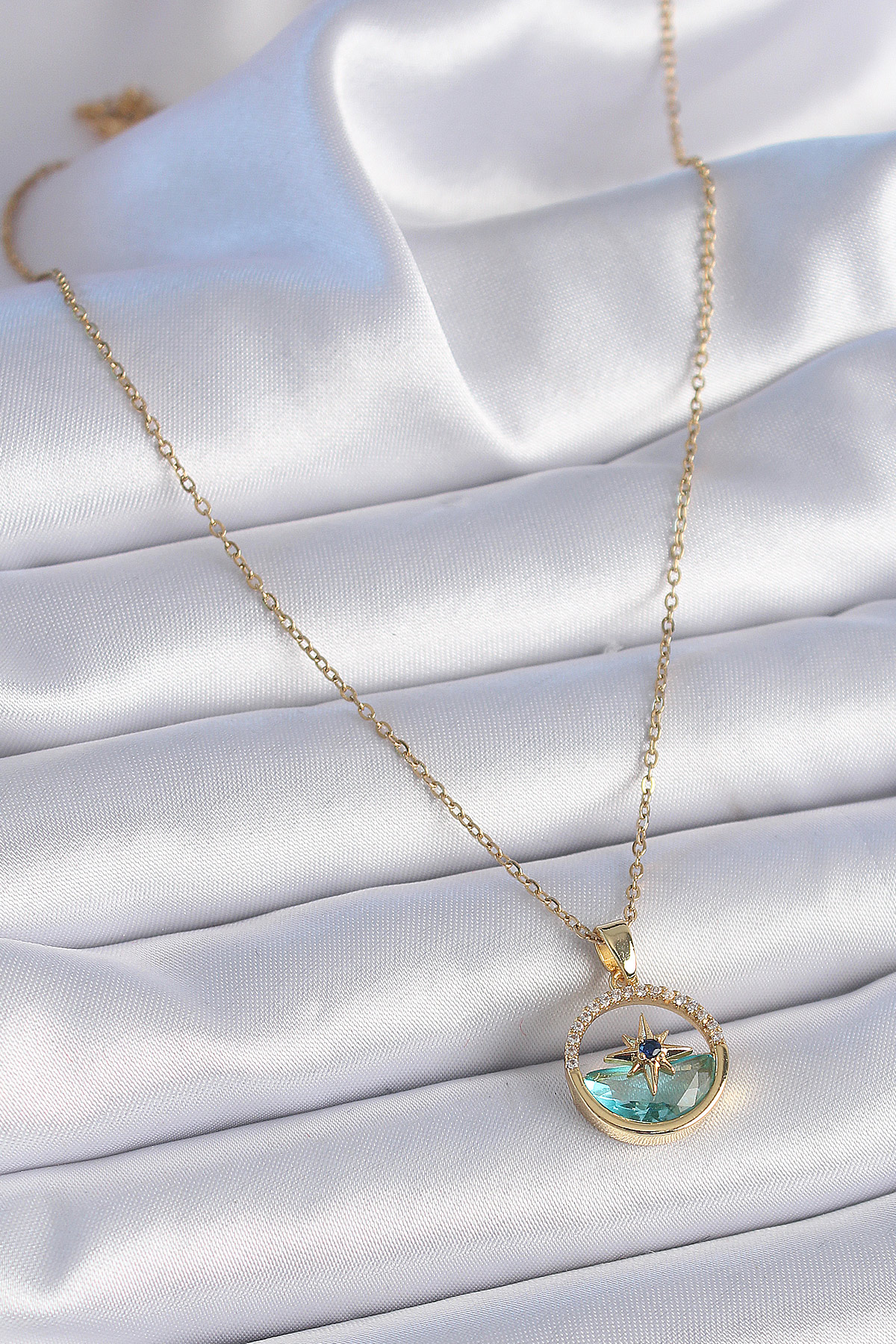 316L Çelik Zincir Gold Renk Zirkon Taşlı Deniz Görünüm Kutup Yıldız Model Kadın Kolye - Lisinya