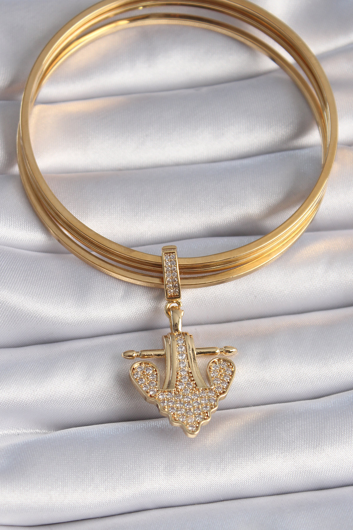 Pirinç Gold Renk Zirkon Taşlı Çapa Model Ajda Charm - Lisinya Pirinç Gold Renk Zirkon Taşlı Çapa Model Ajda Charm - Lisinya