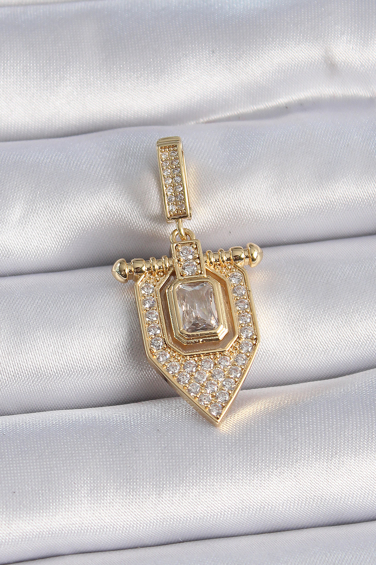 Pirinç Gold Renk Baget Zirkon Taşlı Ajda Charm - Lisinya Pirinç Gold Renk Baget Zirkon Taşlı Ajda Charm - Lisinya