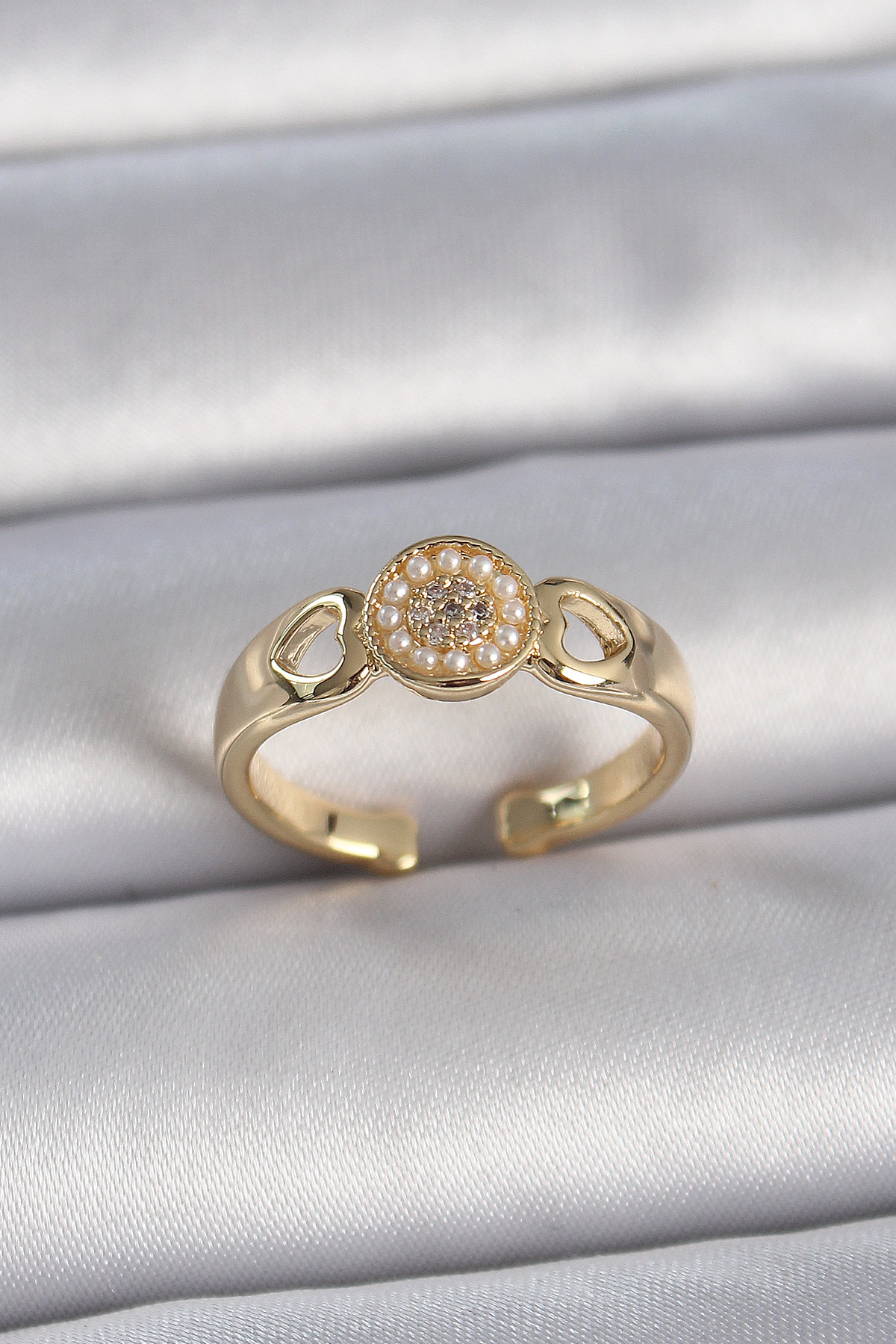 Pirinç Gold Renk Zirkon Taşlı İncili Kalp İşleme Detay Ayarlanabilir Kadın Yüzük - Lisinya Pirinç Gold Renk Zirkon Taşlı İncili Kalp İşleme Detay Ayarlanabilir Kadın Yüzük - Lisinya