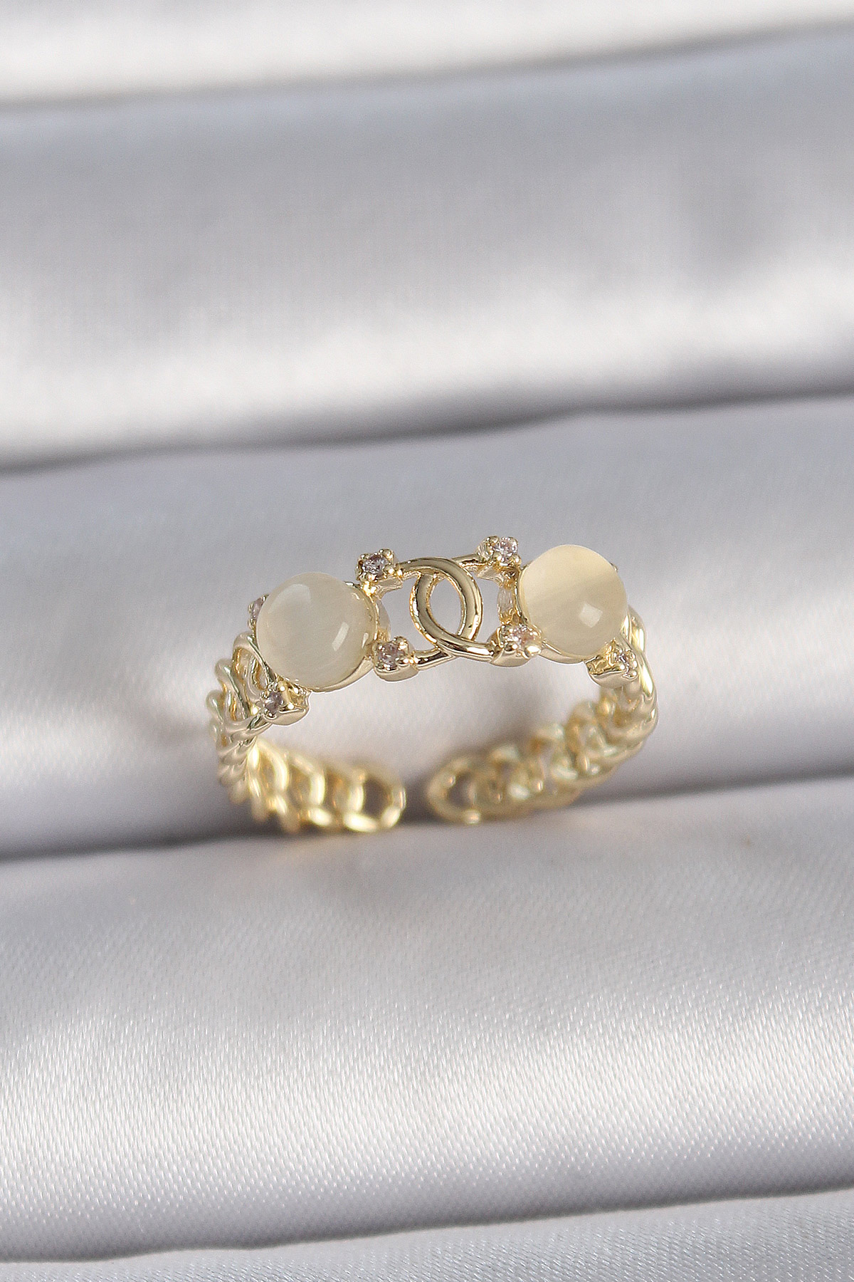 Pirinç Gold Renk Ayarlanabilir Zirkon Taşlı Beyaz Mineli Birleşik Halka Model Kadın Yüzük - Lisinya Pirinç Gold Renk Ayarlanabilir Zirkon Taşlı Beyaz Mineli Birleşik Halka Model Kadın Yüzük - Lisinya