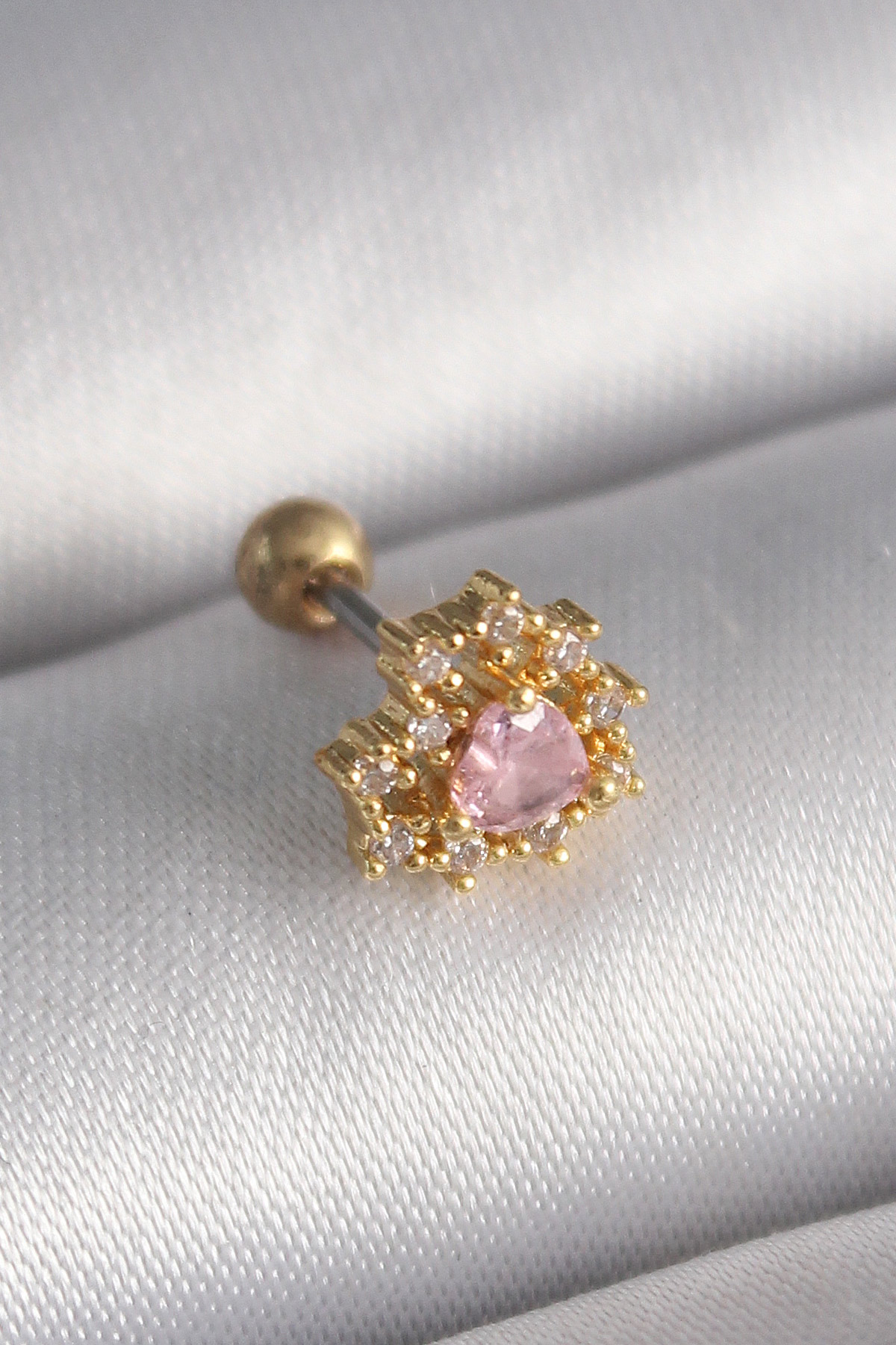 316L Çelik Gold Renk Zirkon Taşlı Kalp Tragus Piercing - Lisinya 316L Çelik Gold Renk Zirkon Taşlı Kalp Tragus Piercing - Lisinya