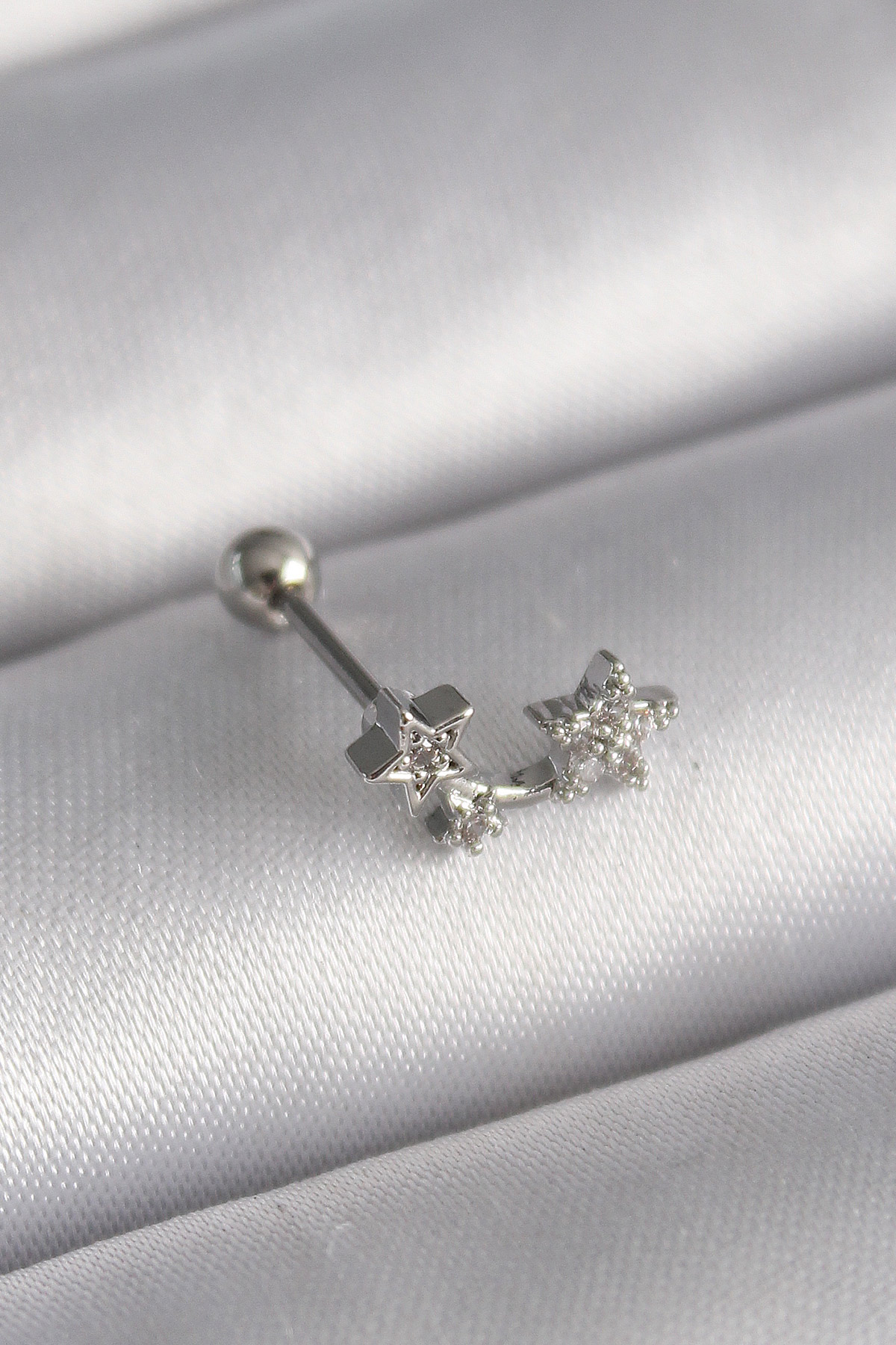 316L Çelik Gümüş Renk Zirkon Taşlı Yıldız Tragus Piercing - Lisinya 316L Çelik Gümüş Renk Zirkon Taşlı Yıldız Tragus Piercing - Lisinya