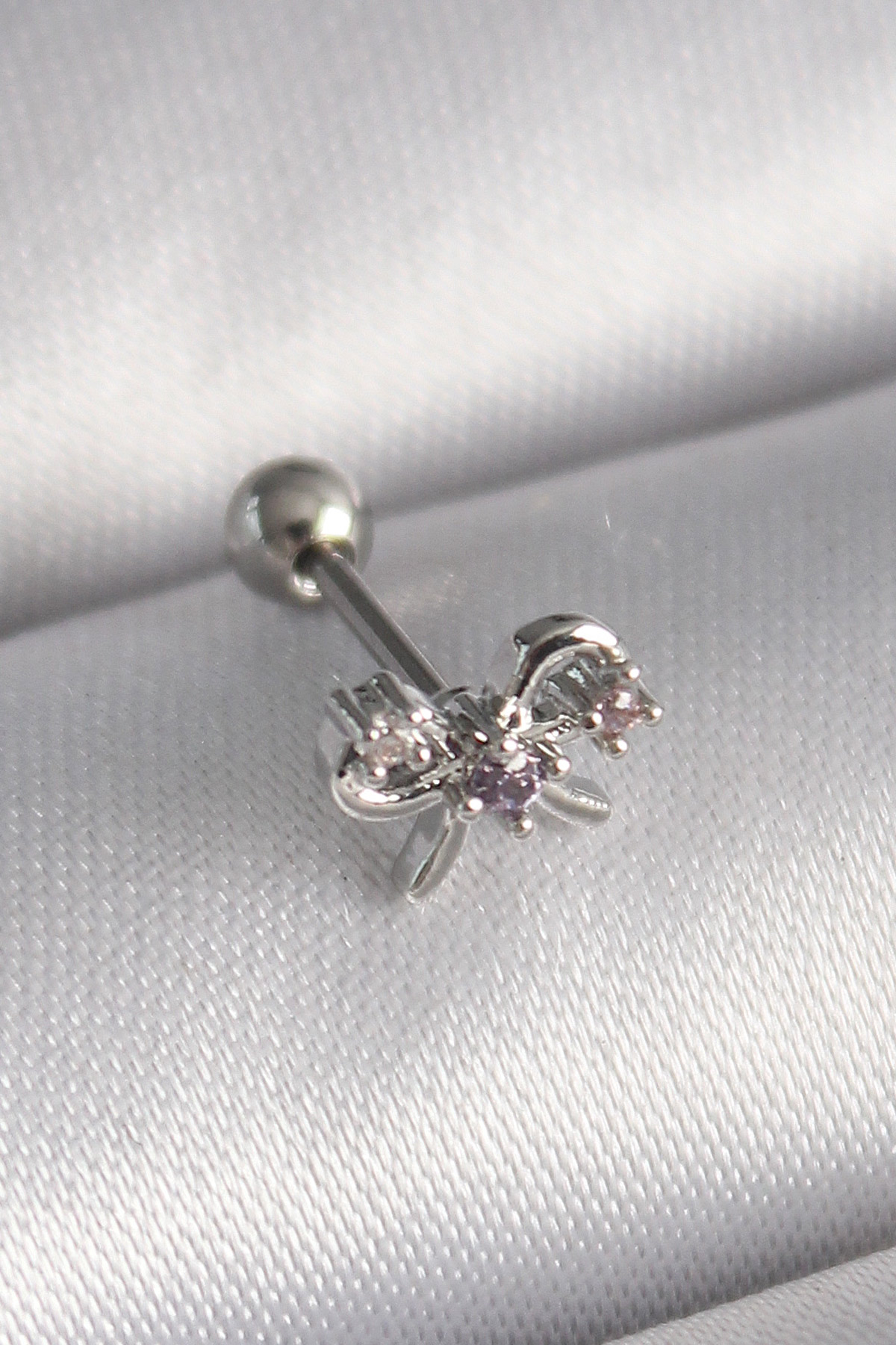 316L Çelik Gümüş Renk Zirkon Taşlı Kurdele Tragus Piercing - Lisinya 316L Çelik Gümüş Renk Zirkon Taşlı Kurdele Tragus Piercing - Lisinya