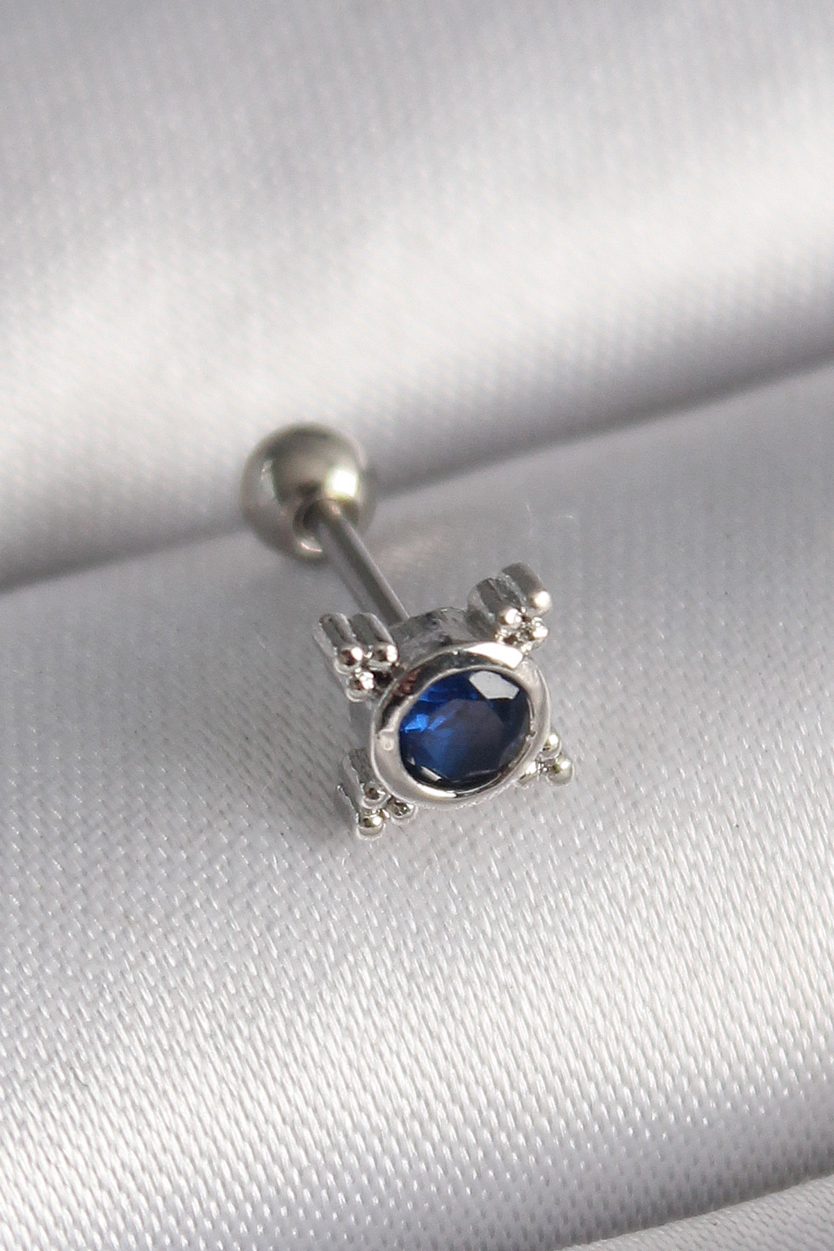 316L Çelik Gümüş Renk Mavi Zirkon Taşlı Tragus Piercing - Lisinya 316L Çelik Gümüş Renk Mavi Zirkon Taşlı Tragus Piercing - Lisinya