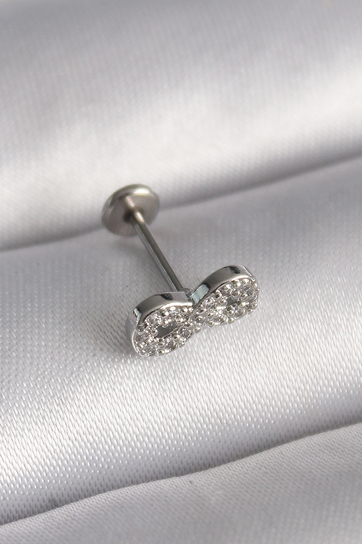 316L Çelik Gümüş Renk Zirkon Taşlı Sonsuzluk Model Tragus Piercing - Lisinya 316L Çelik Gümüş Renk Zirkon Taşlı Sonsuzluk Model Tragus Piercing - Lisinya