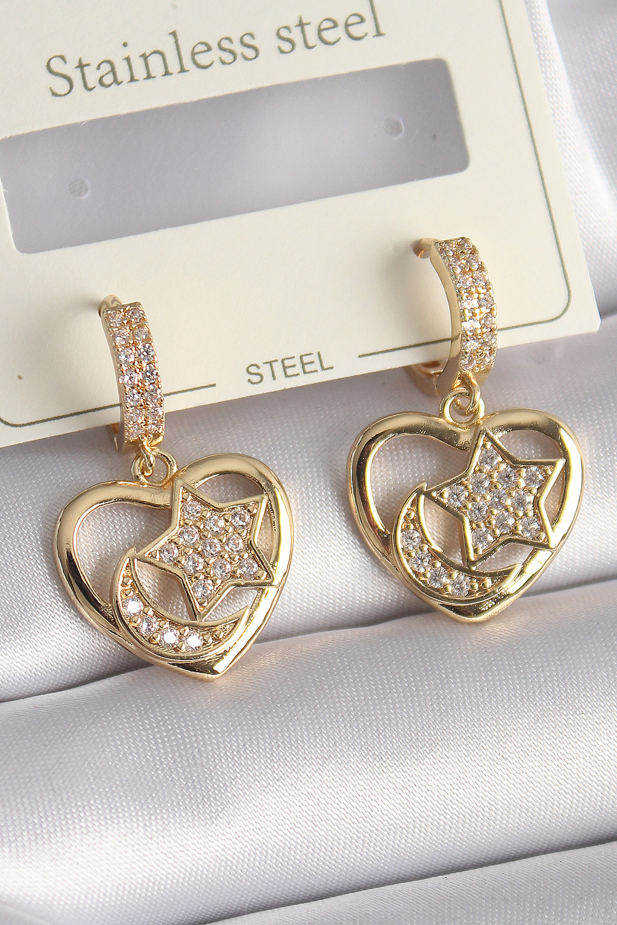 Pirinç Gold Renk Zirkon Taşlı Kalp Model Ay Yıldız İşleme Kadın Küpe - Lisinya Pirinç Gold Renk Zirkon Taşlı Kalp Model Ay Yıldız İşleme Kadın Küpe - Lisinya