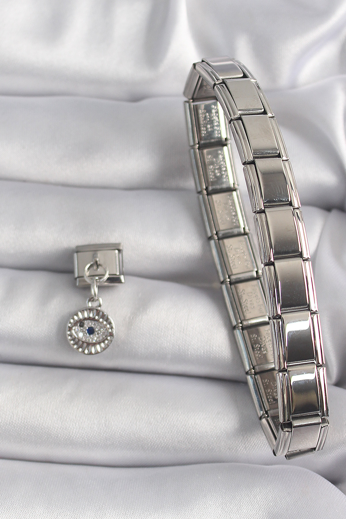 316L Çelik Gümüş Renk Sallantı Zirkon Taşlı Göz Model Nomination Charm - Lisinya 316L Çelik Gümüş Renk Sallantı Zirkon Taşlı Göz Model Nomination Charm - Lisinya