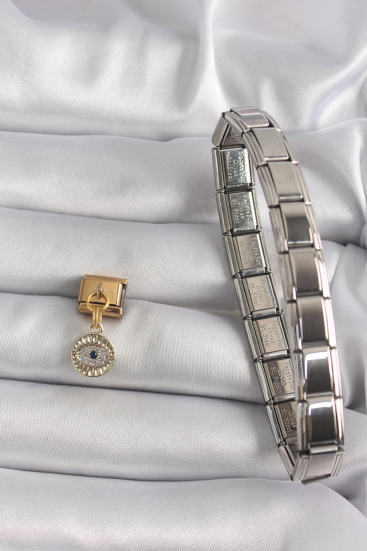 316L Çelik Gold Renk Sallantı Zirkon Taşlı Göz Model Nomination Charm - Lisinya