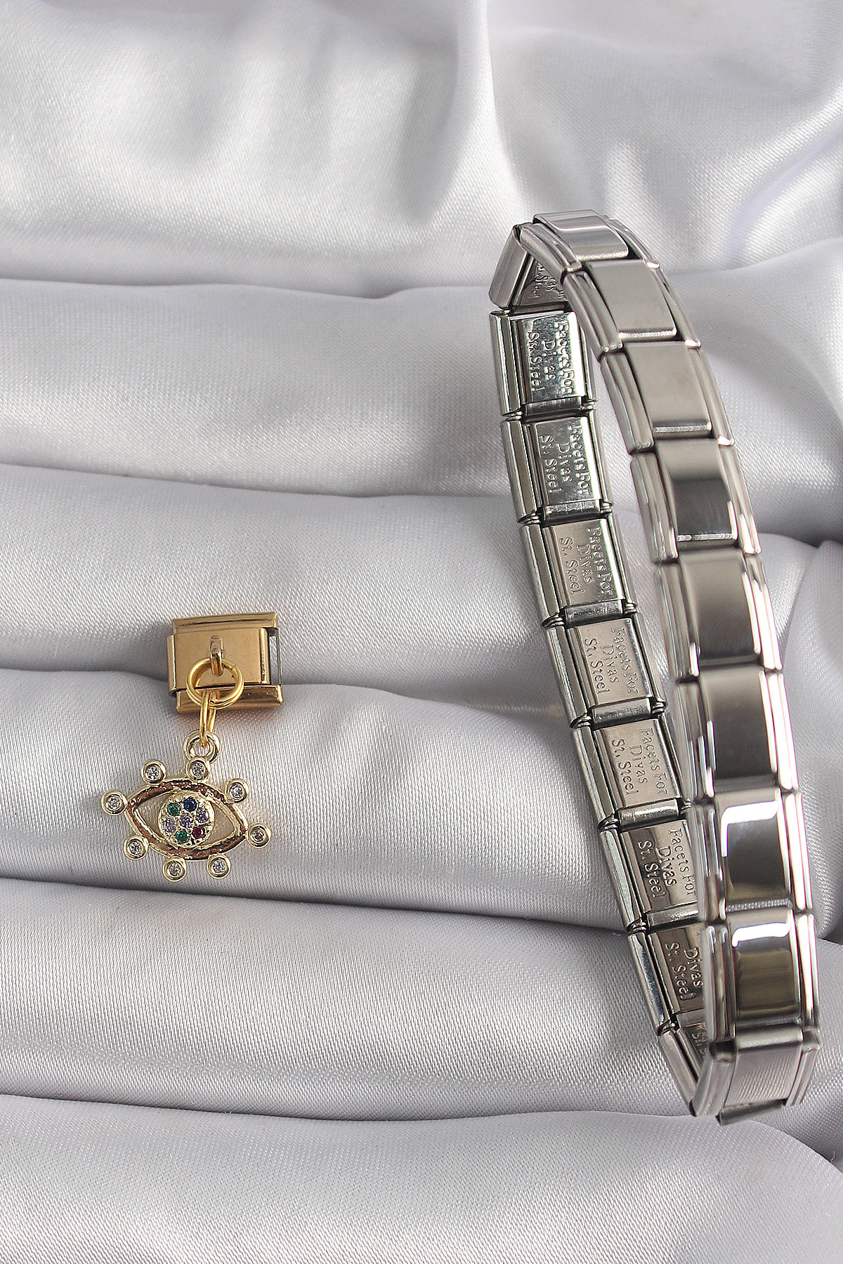 316L Çelik Gold Renk Sallantı Zirkon Taşlı Göz Model Nomination Charm - Lisinya