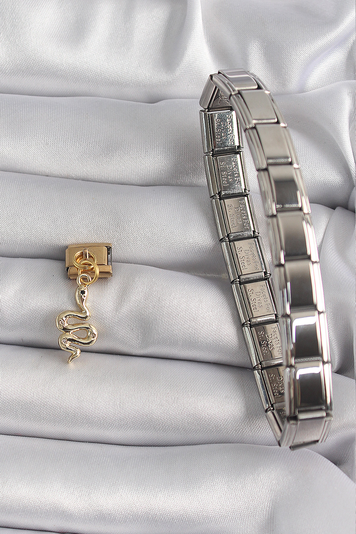 316L Çelik Gold Renk Sallantı Yılan Model Nomination Charm - Lisinya