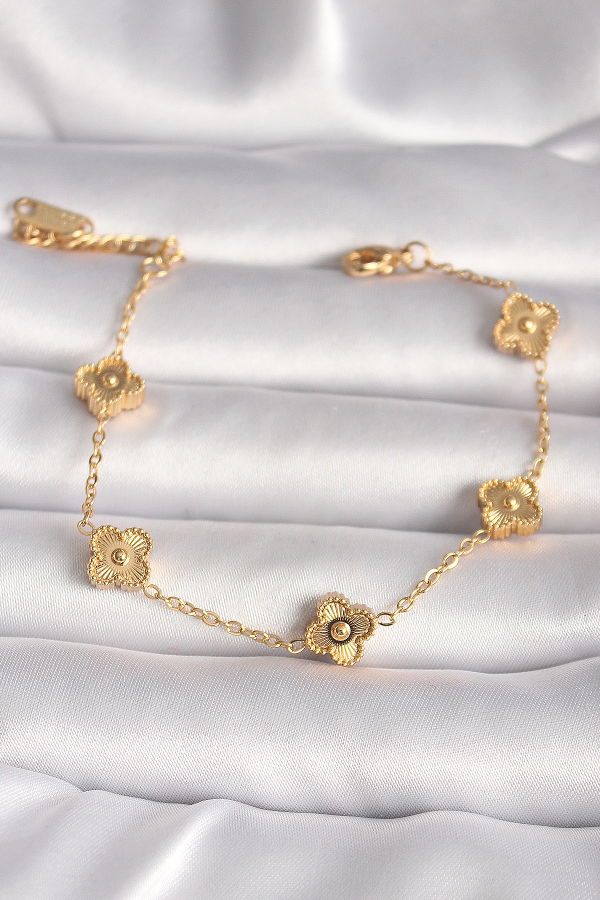 316L Çelik Gold Renk Baby Boy Yonca Model İşleme Detay Kadın Bileklik - Lisinya 316L Çelik Gold Renk Baby Boy Yonca Model İşleme Detay Kadın Bileklik - Lisinya