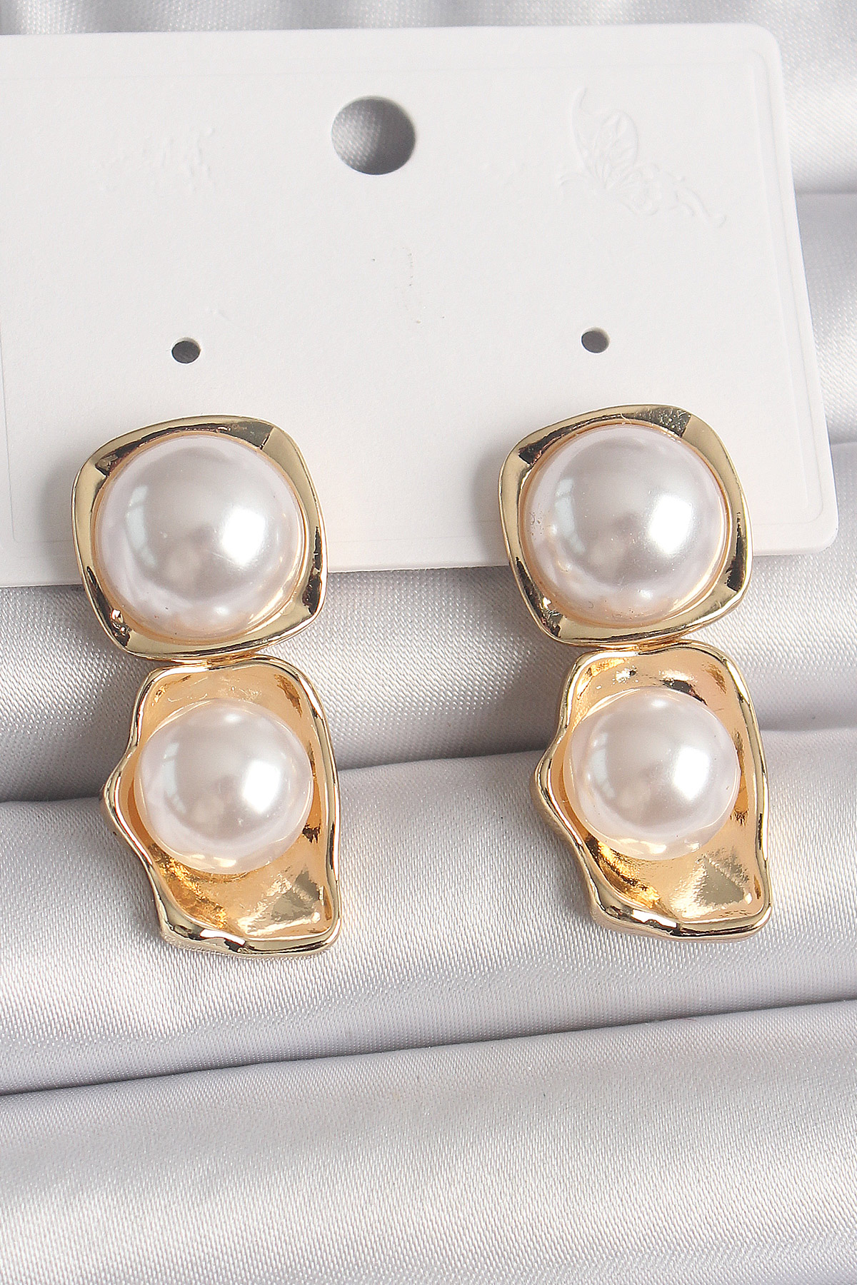 Pirinç Gold Renk İnci Kare Model Kadın Küpe - Lisinya Pirinç Gold Renk İnci Kare Model Kadın Küpe - Lisinya