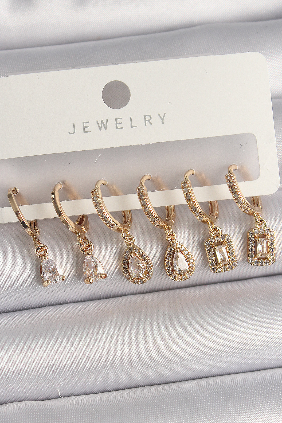 Pirinç Gold Renk Sallantı Zirkon Taşı Damla Model Kadın Küpe Seti - Lisinya Pirinç Gold Renk Sallantı Zirkon Taşı Damla Model Kadın Küpe Seti - Lisinya