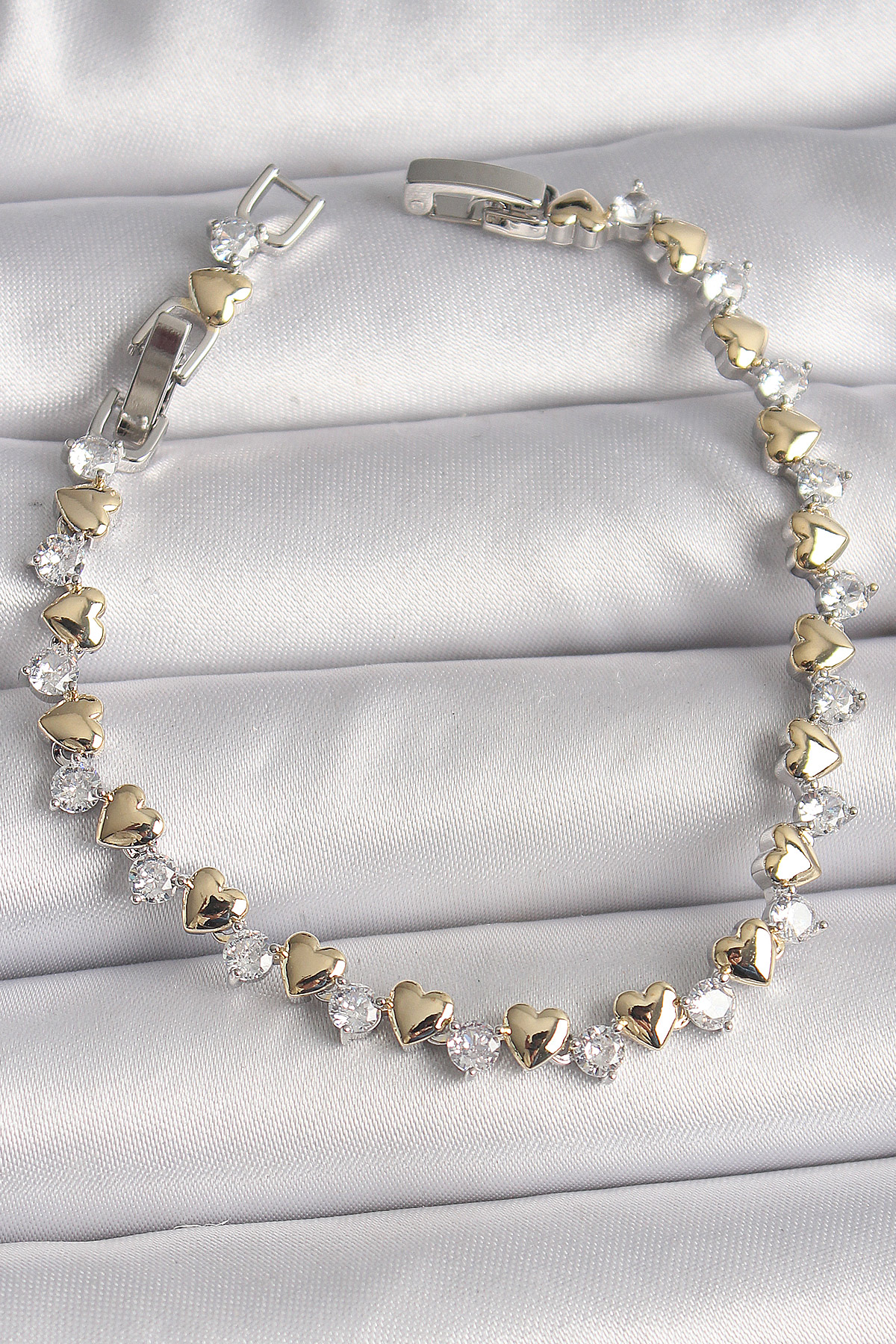 Pirinç Gümüş Renk Zirkon Taşlı Gold Kalpli VIP Seri Kadın Bileklik - Lisinya