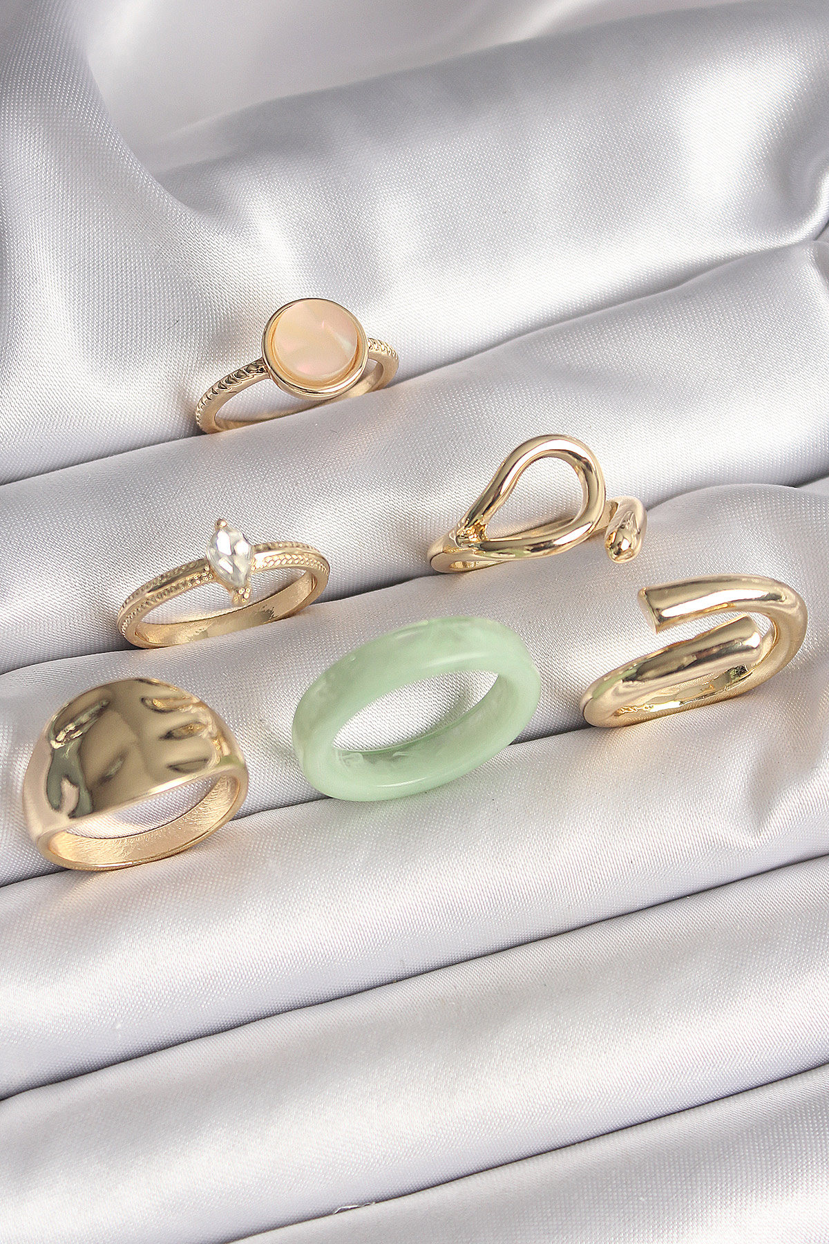 Pirinç Gold Renk Zirkon Taşlı Daire Pembe Mineli Detay 6'Lı Kadın Yüzük Seti - Lisinya Pirinç Gold Renk Zirkon Taşlı Daire Pembe Mineli Detay 6'Lı Kadın Yüzük Seti - Lisinya