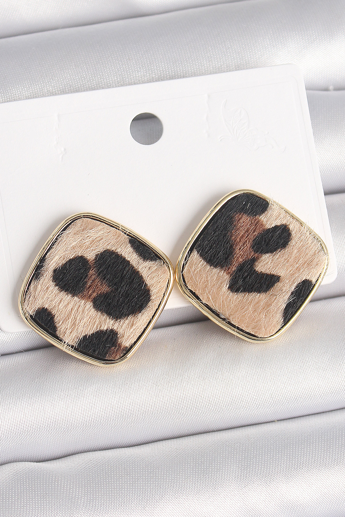 Pirinç Gold Renk Kare Leopar Model Kadın Küpe - Lisinya Pirinç Gold Renk Kare Leopar Model Kadın Küpe - Lisinya
