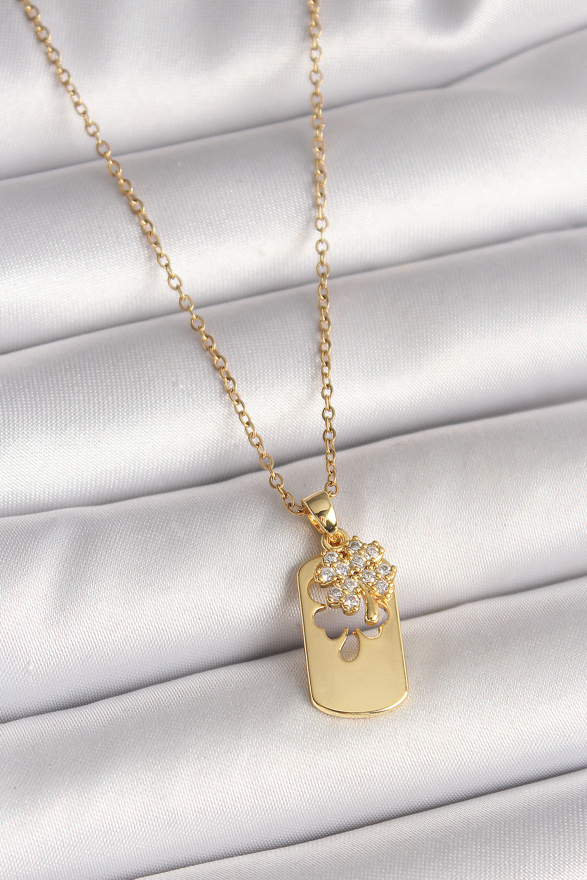 316L Çelik Gold Renk Zincir Zirkon Taşlı Yonca Model Kadın Kolye - Lisinya 316L Çelik Gold Renk Zincir Zirkon Taşlı Yonca Model Kadın Kolye - Lisinya