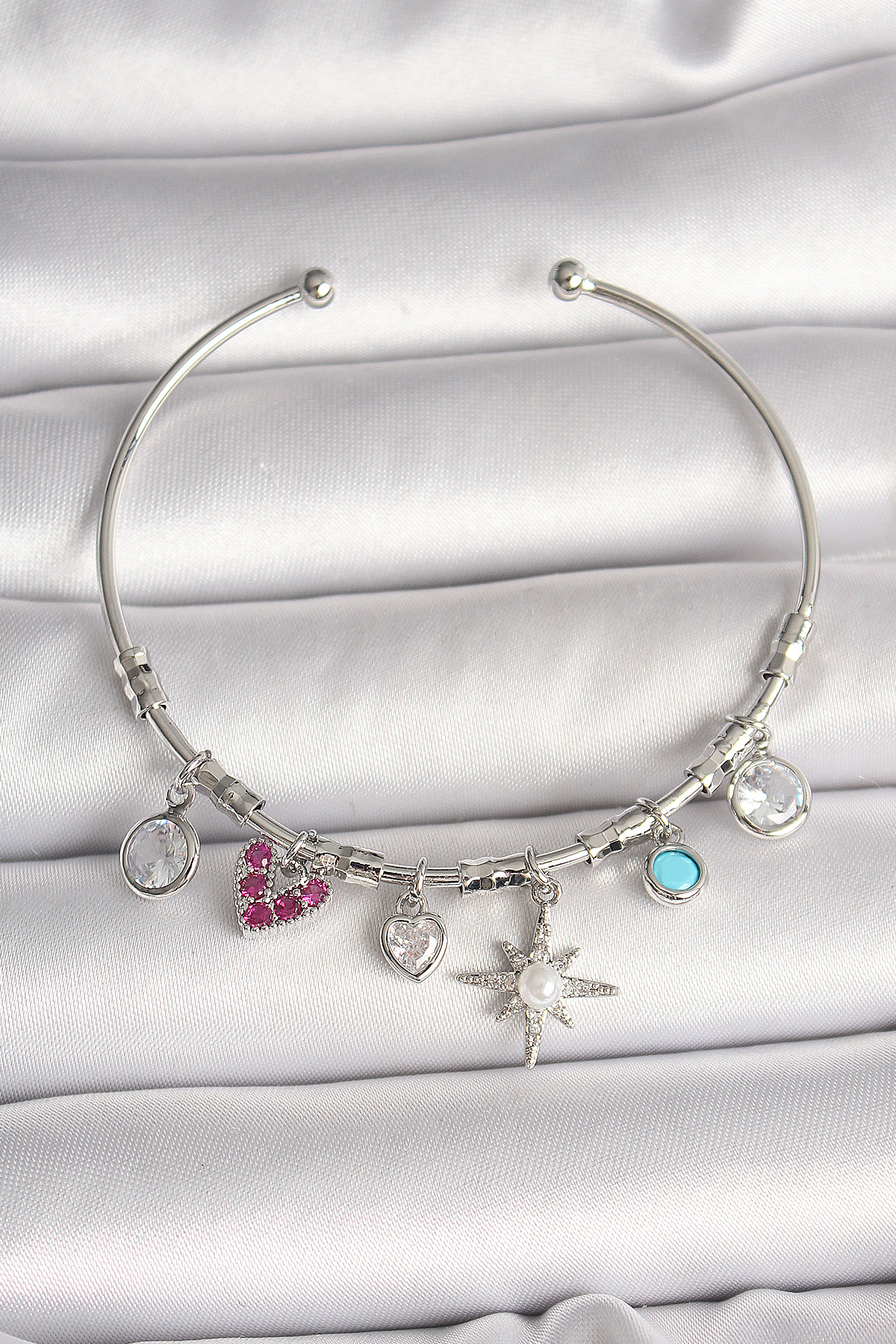 Pirinç Gümüş Renk Sallantı Zirkon Taşlı Kutup Yıldız Figür Kalp Detay Charm Kadın Bileklik - Lisinya