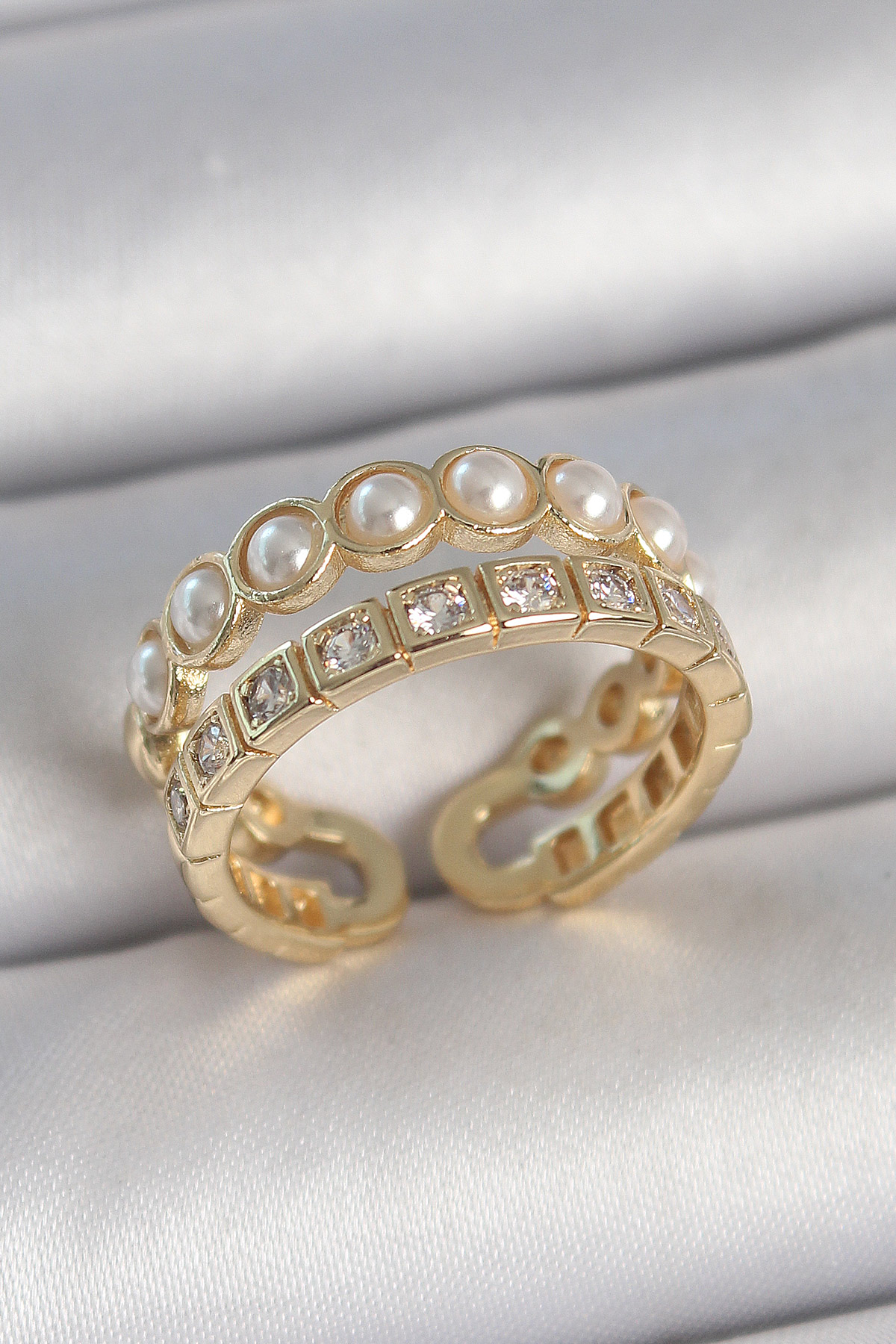 Pirinç Gold Renk 2'Li Zirkon Taşlı Ve İncili Ayarlanabilir Kadın Yüzük - Lisinya Pirinç Gold Renk 2'Li Zirkon Taşlı Ve İncili Ayarlanabilir Kadın Yüzük - Lisinya