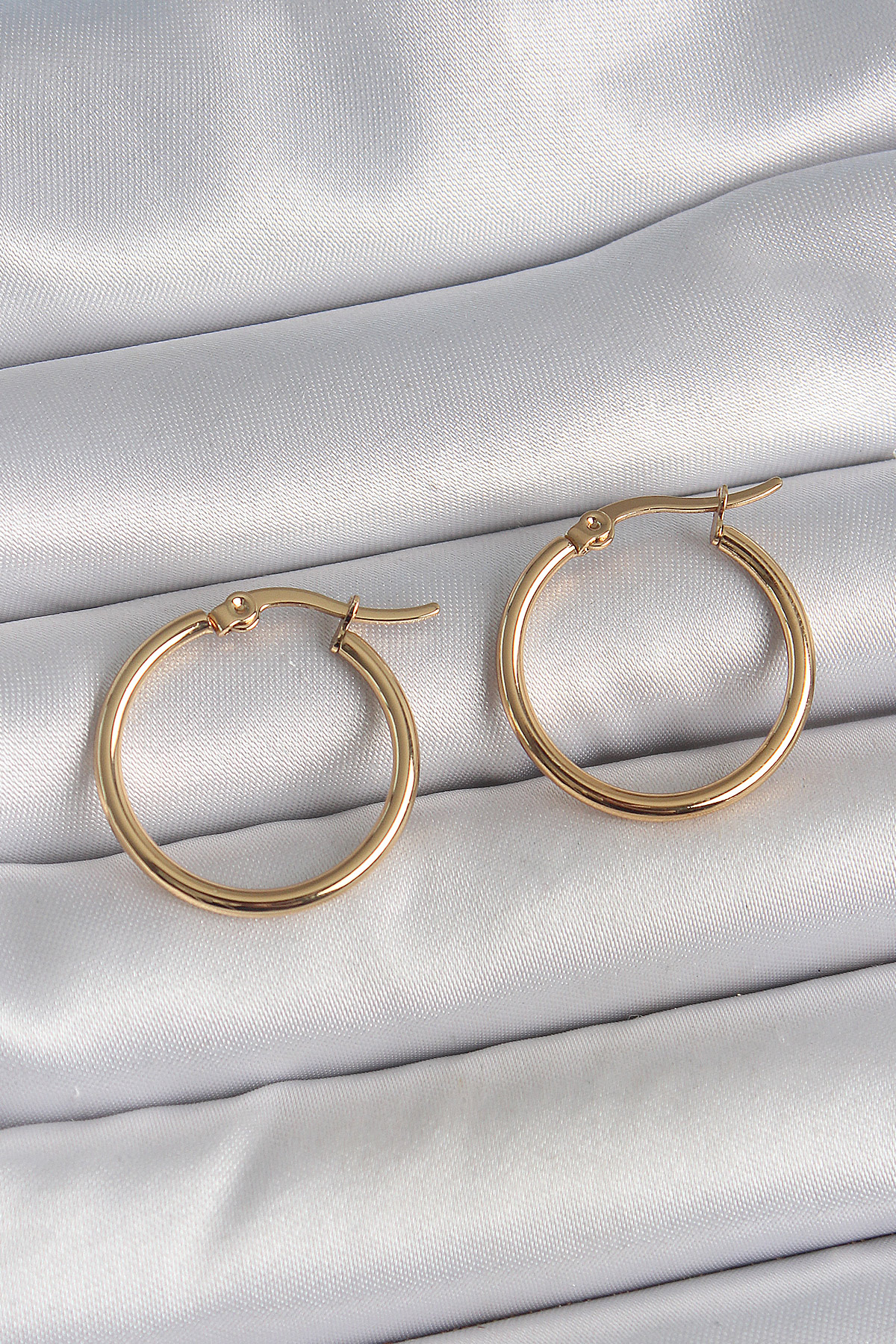 316 Çelik Gold Renk 22mm Kadın Halka Model Kadın Küpe - Lisinya 316 Çelik Gold Renk 22mm Kadın Halka Model Kadın Küpe - Lisinya