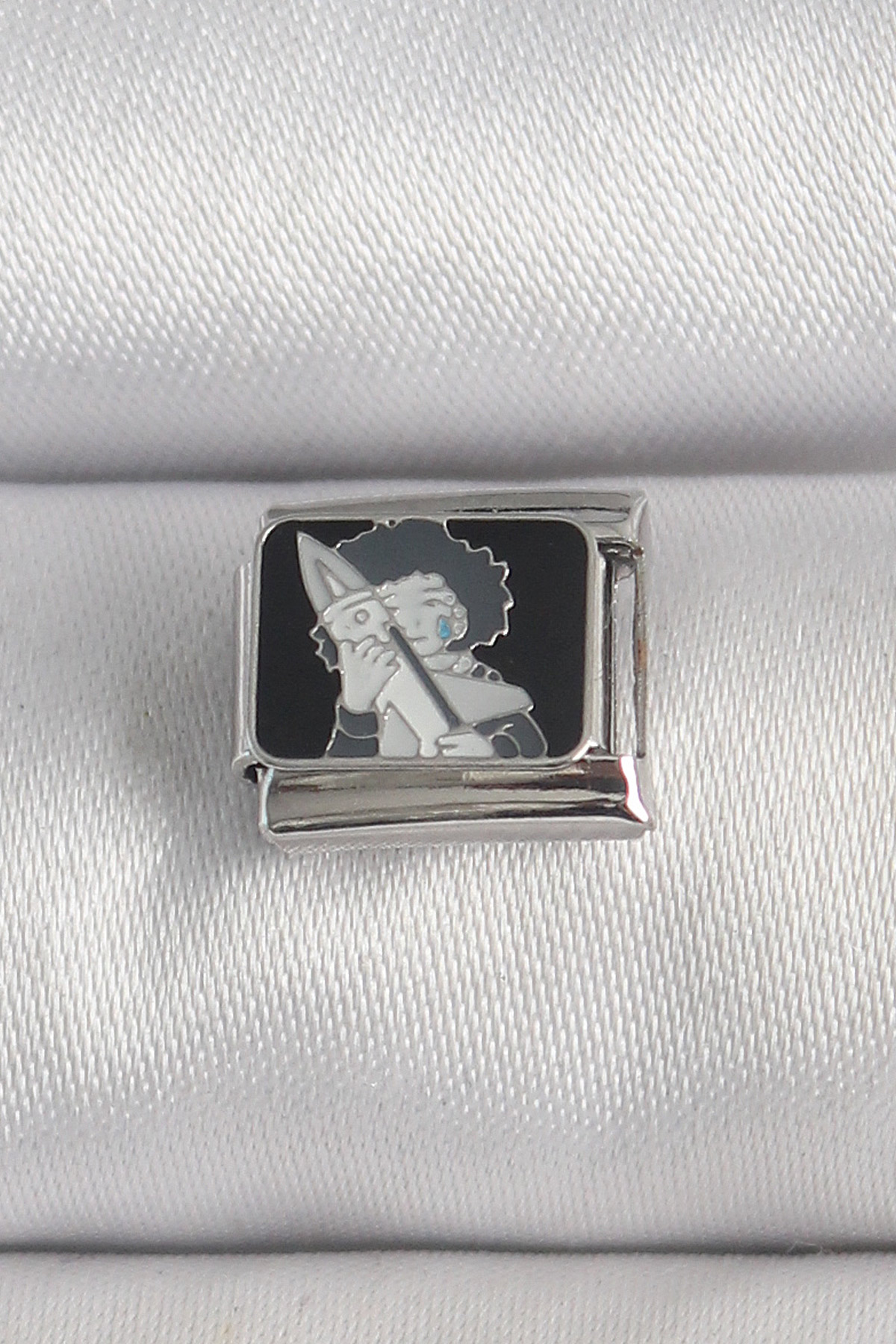 316L Çelik Gümüş Renk Siyah İşlemeli Portre Model Nomination Charm - Lisinya