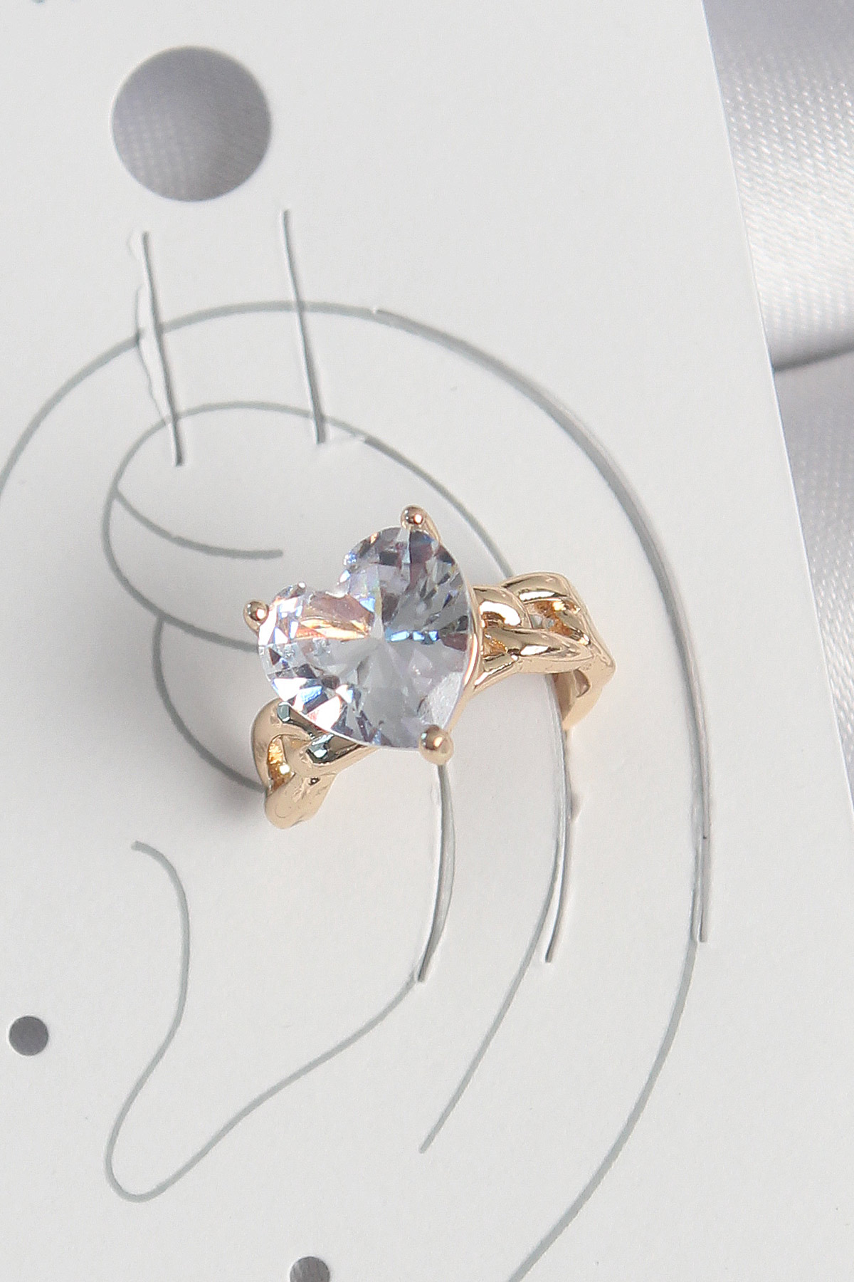 Pirinç Gold Renk Zirkon Taşlı Kalp Model Kadın Kıkırdak Küpe - Lisinya Pirinç Gold Renk Zirkon Taşlı Kalp Model Kadın Kıkırdak Küpe - Lisinya