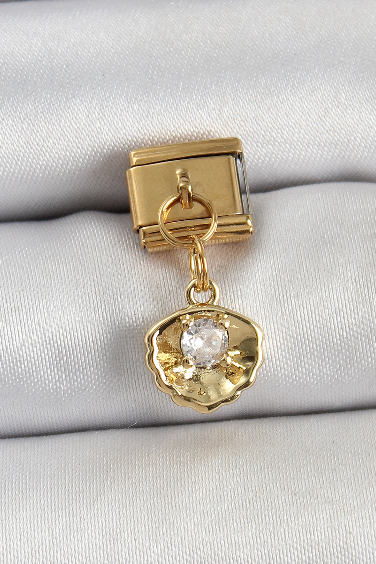 316L Çelik Sallantılı Zirkon Taşlı İstiridye Model Gold Renk Nomination Charm - Lisinya