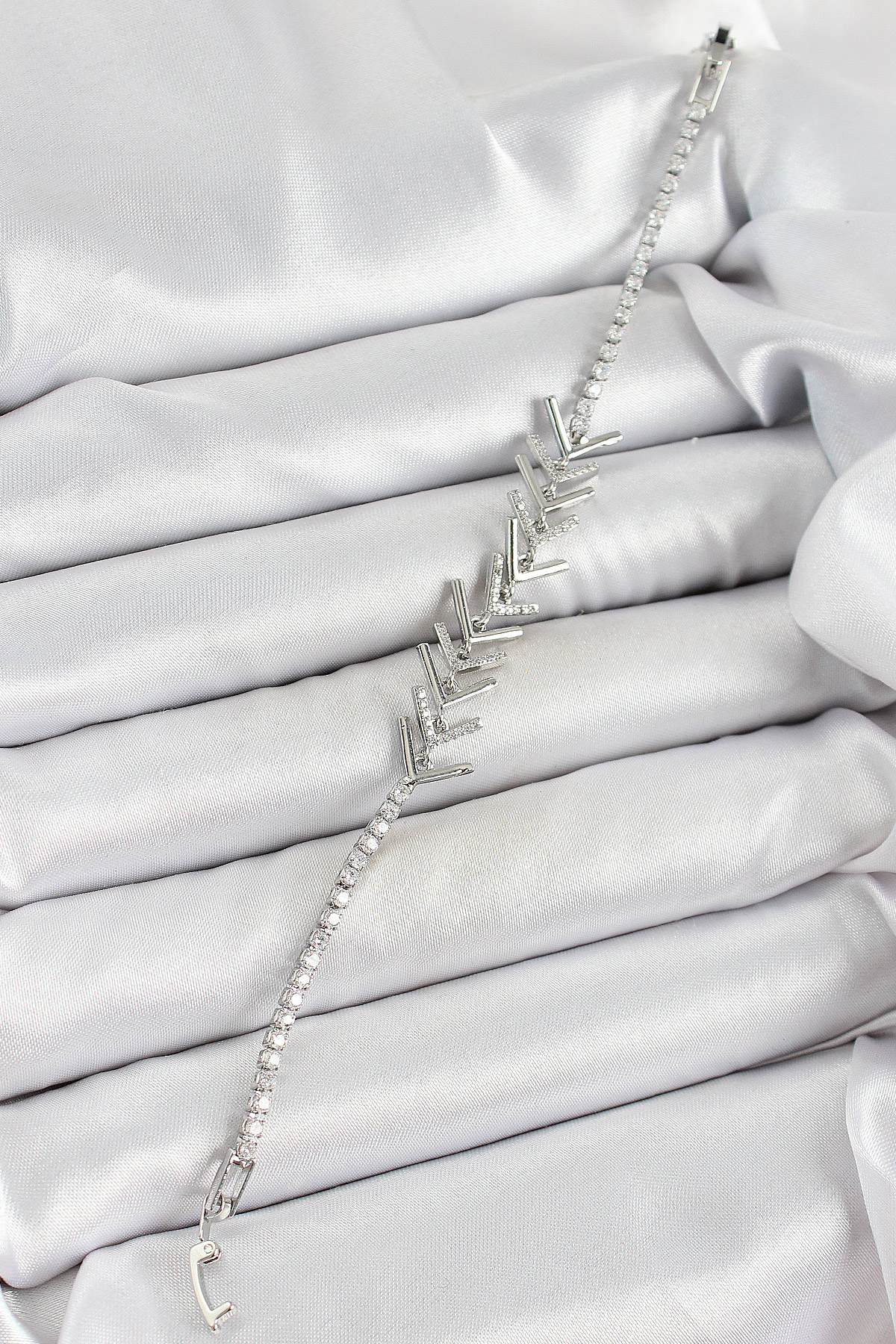 Pirinç Gümüş Renk Zirkon Taşlı Balık Sırtı Kadın Bileklik - Lisinya