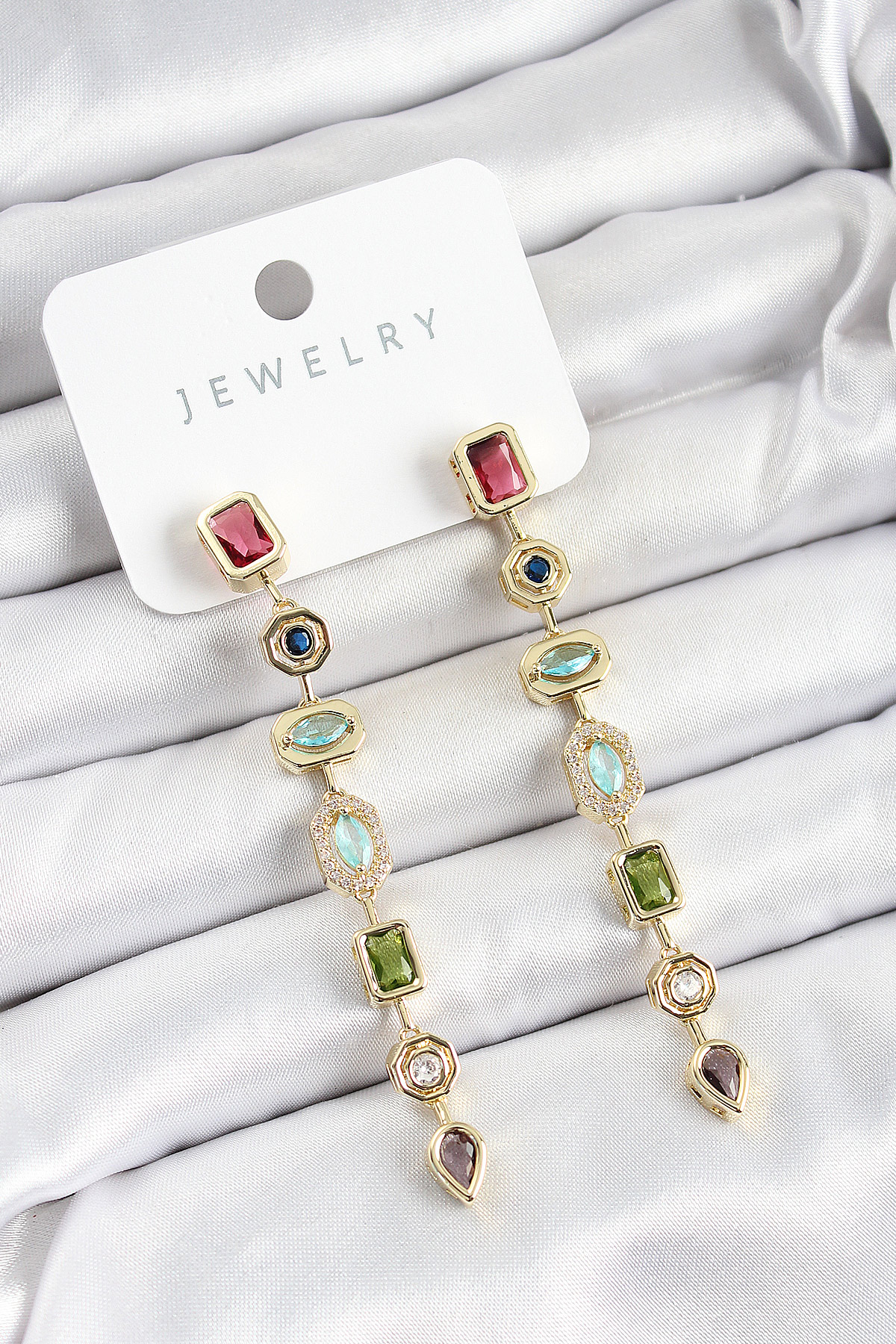 Pirinç Renkli Zirkon Taşlı Sallantılı Model Gold Renk Kadın Küpe - Lisinya Pirinç Renkli Zirkon Taşlı Sallantılı Model Gold Renk Kadın Küpe - Lisinya