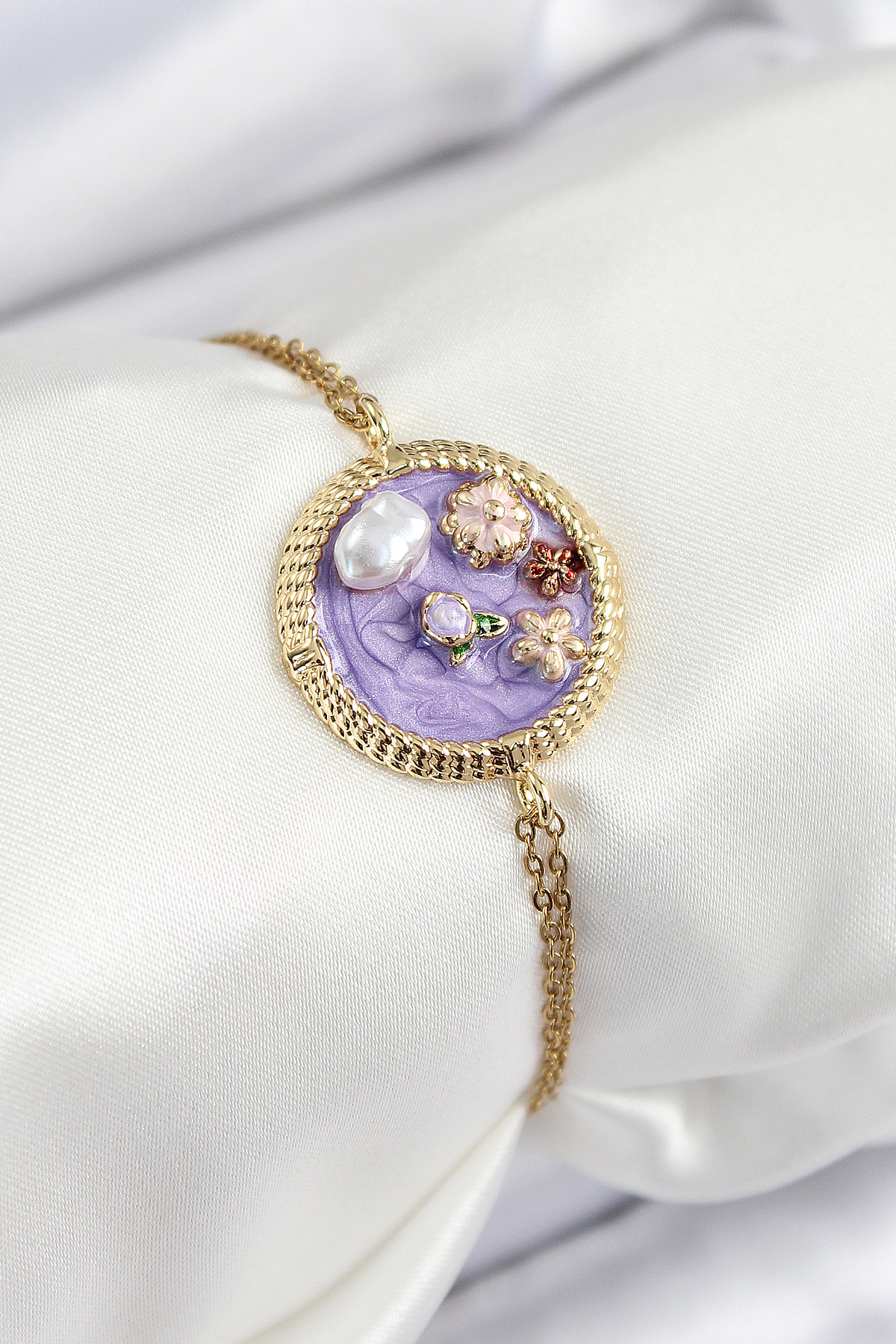 316L Çelik Zincir Mor Mineli Sanatsal Portre İnci Detaylı Çiçek Model Gold Renk Kadın Bileklik - Lisinya