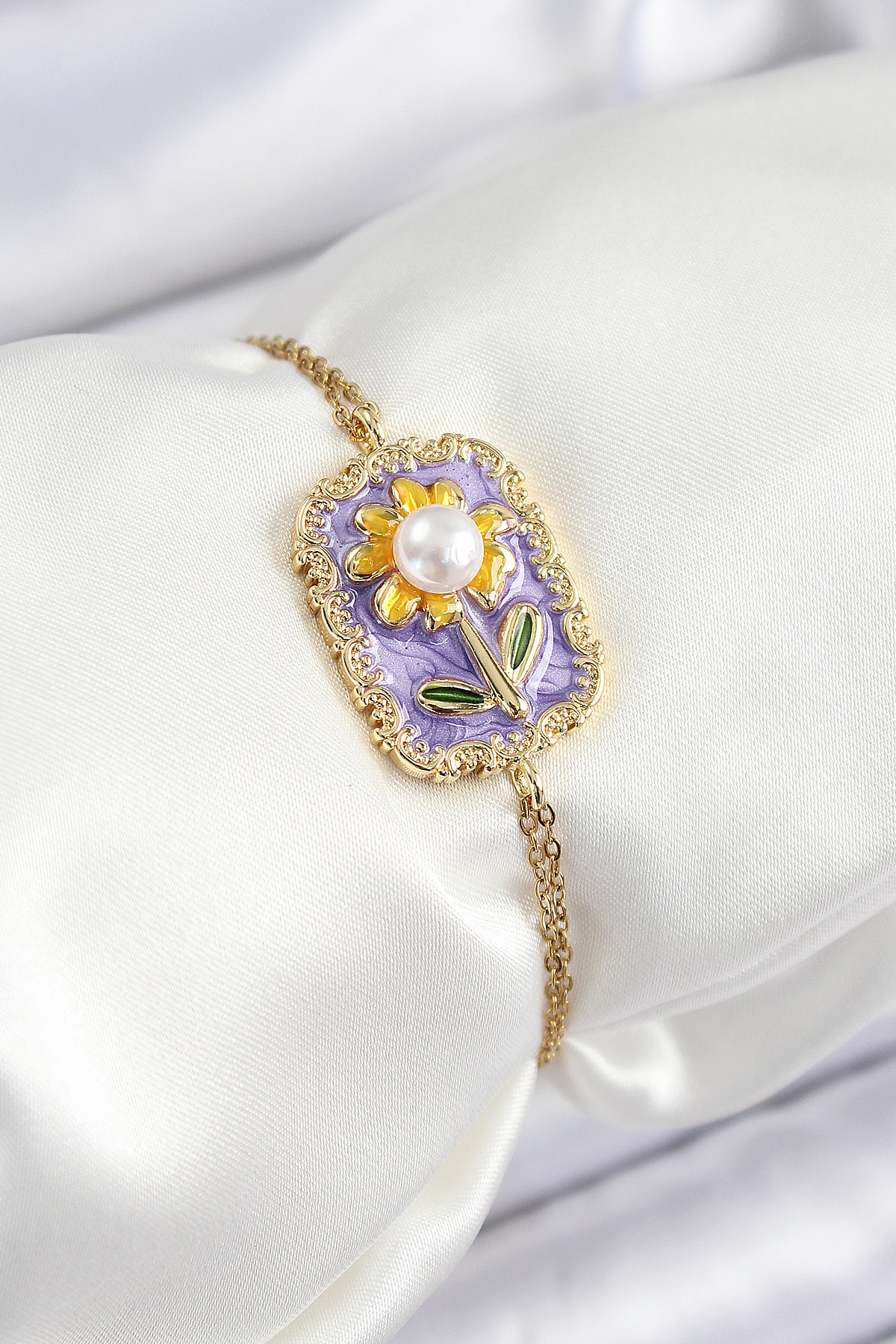 316L Çelik Zincir Mor Mineli Sanatsal Portre İnci Detaylı Papatya Model Gold Renk Kadın Bileklik - Lisinya