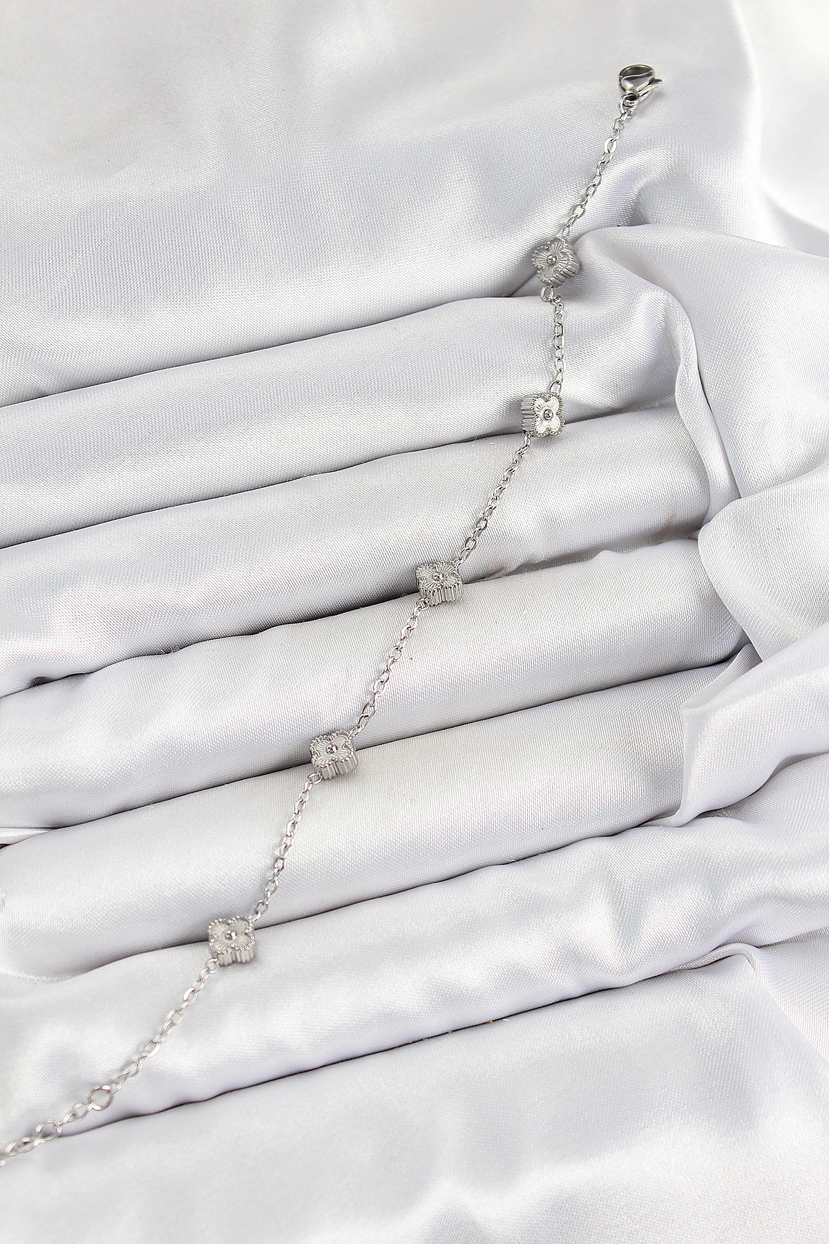 316L Çelik Yonca Model Gümüş Renk Kadın Bileklik - Lisinya